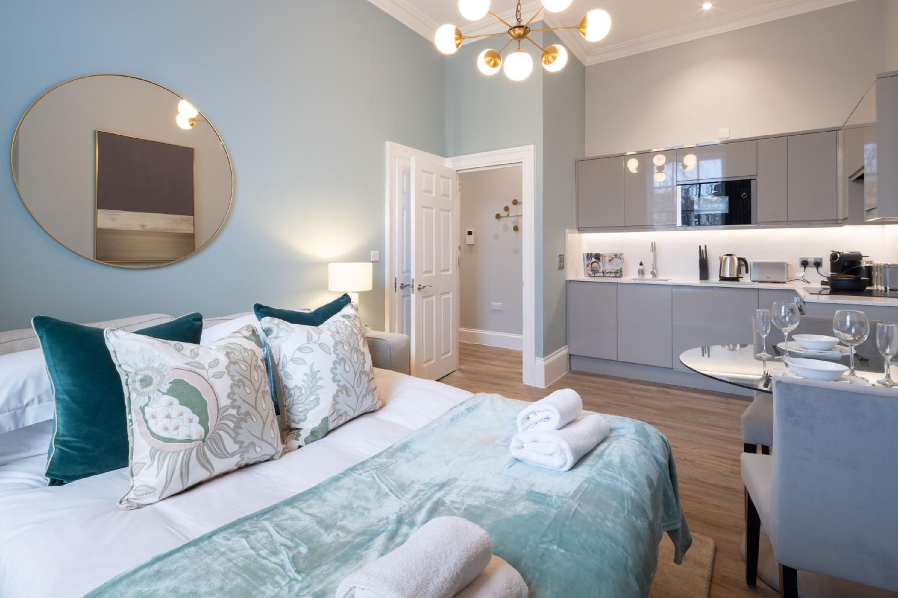 One-Bedroom Apartment - Photo 18