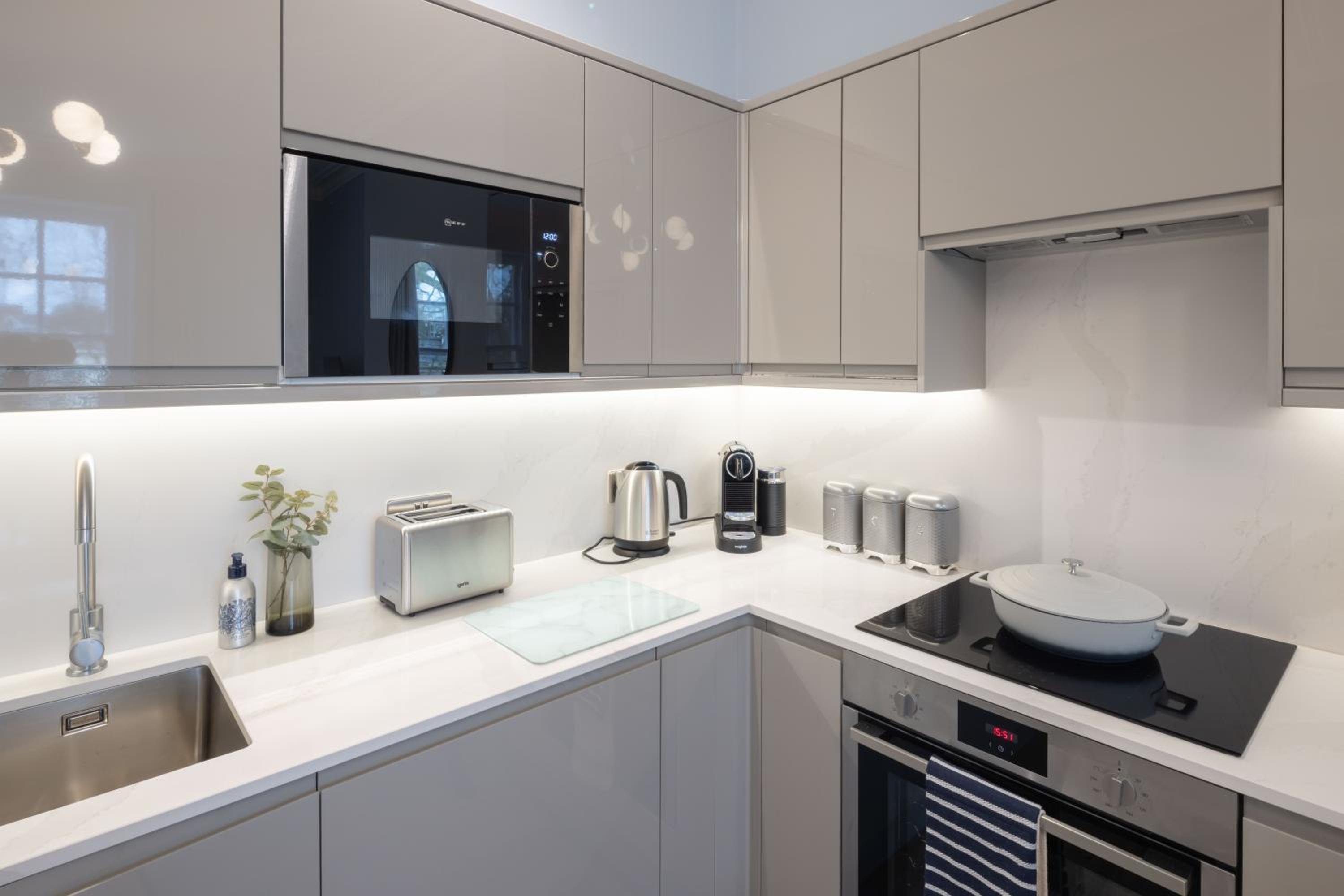 One-Bedroom Apartment - Photo 6