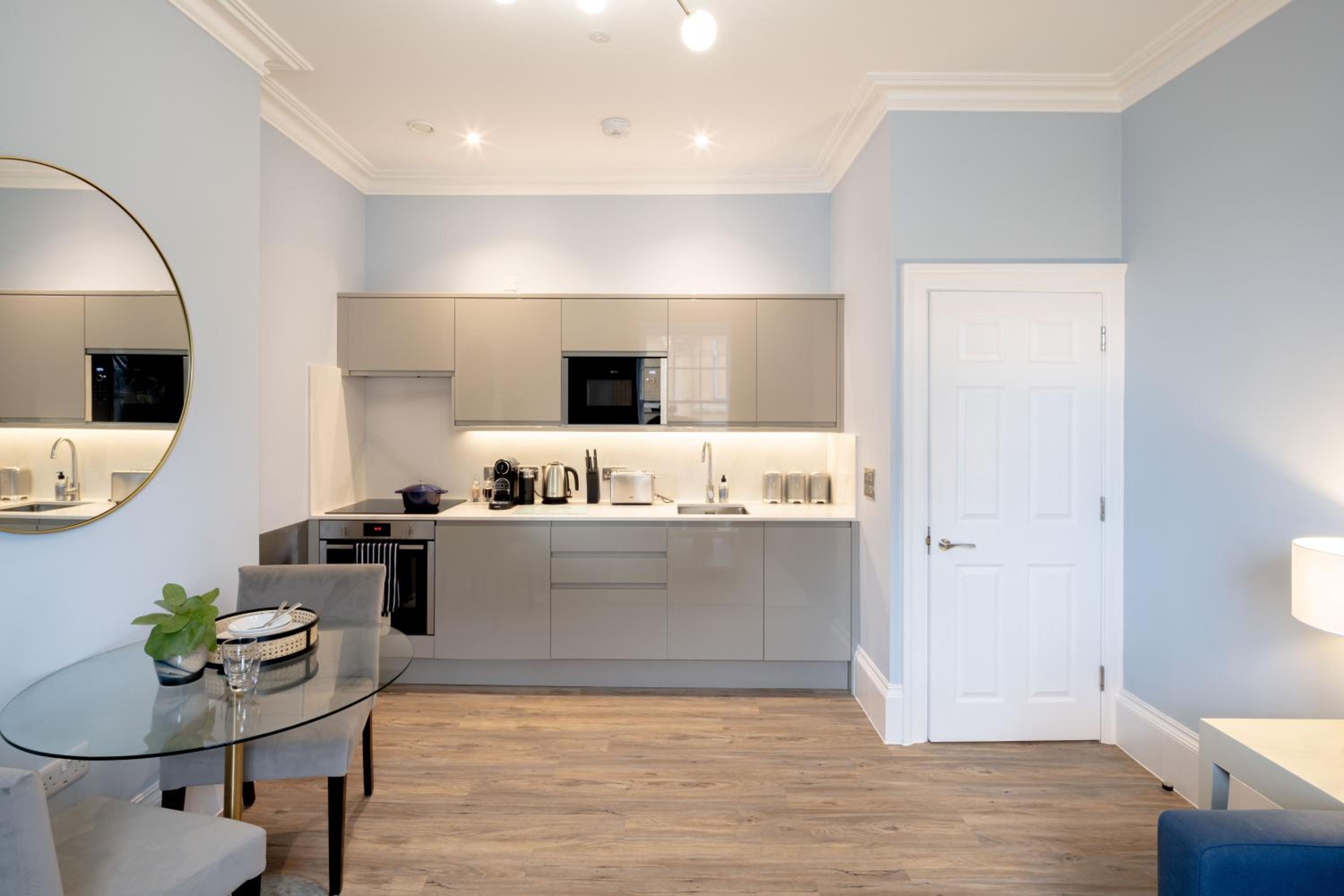One-Bedroom Apartment - Photo 12