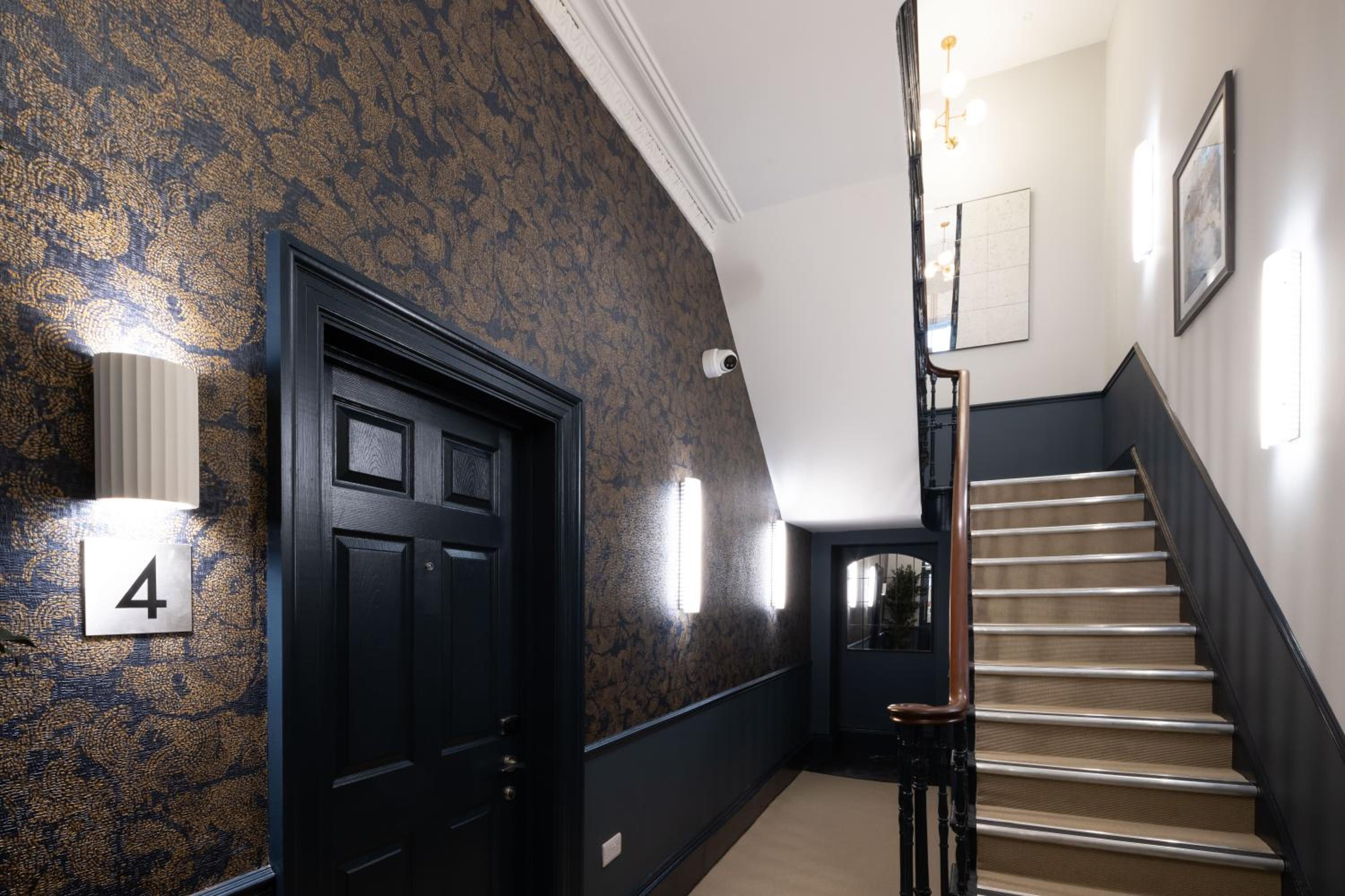 One-Bedroom Apartment - Photo 15