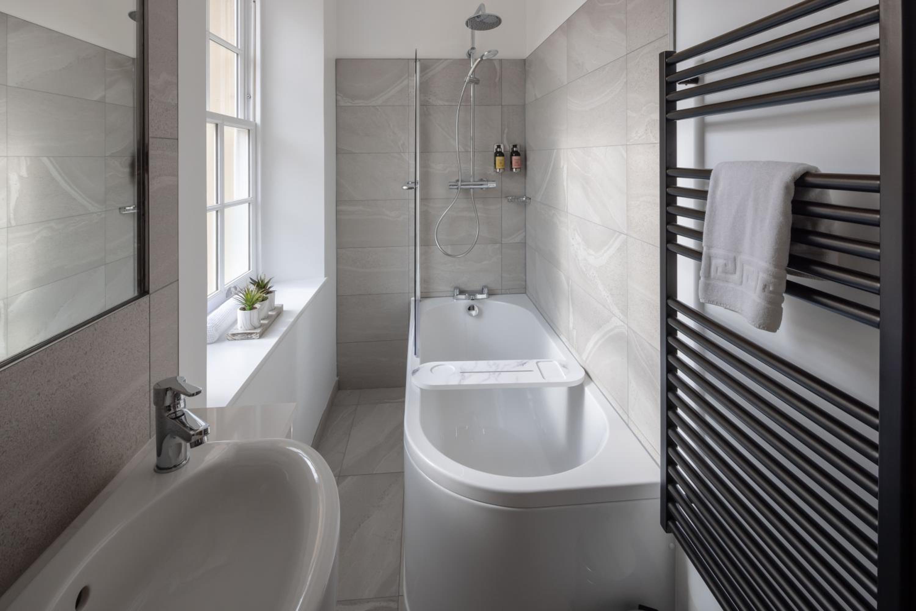 One-Bedroom Apartment - Photo 16
