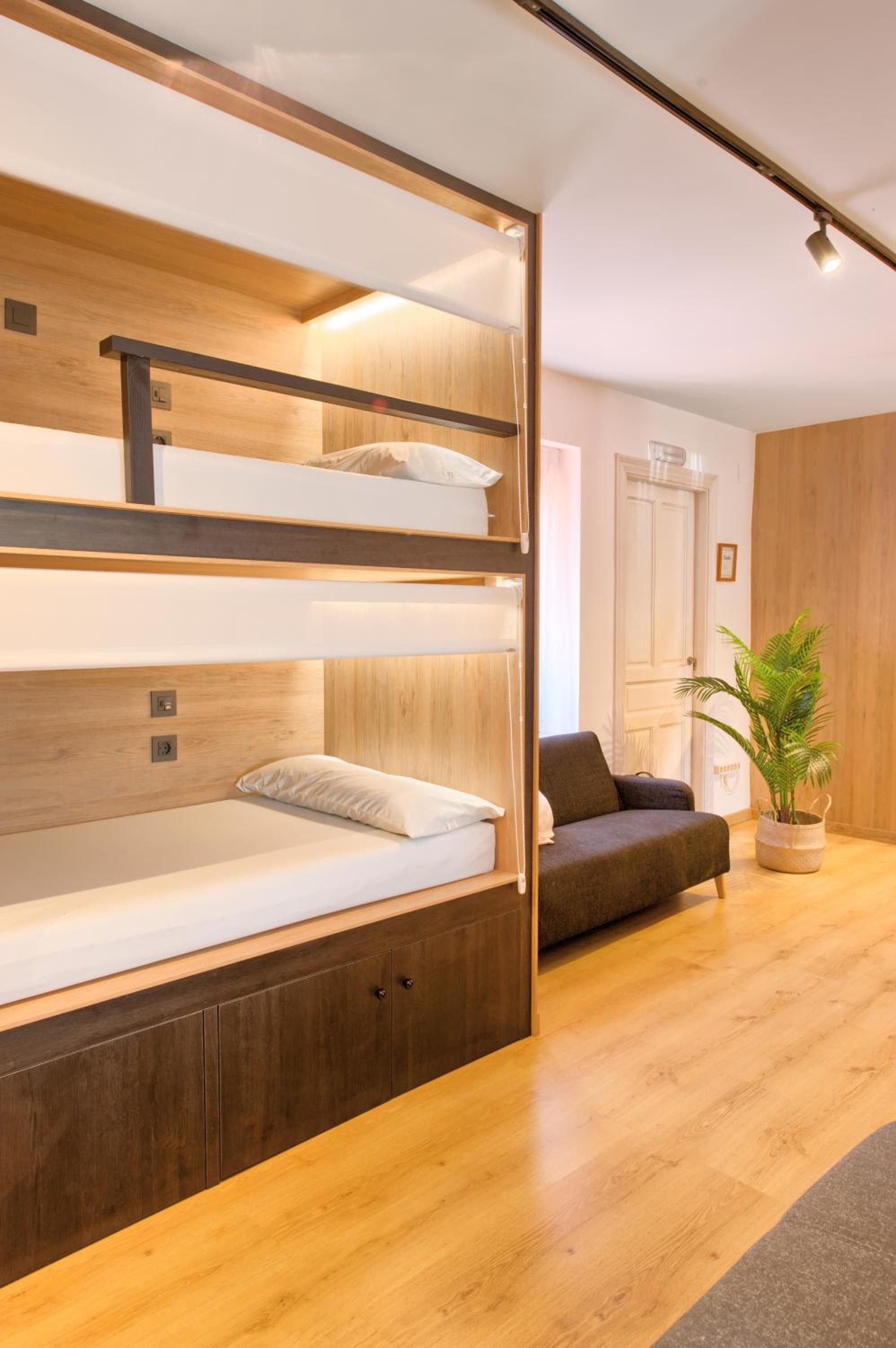 Cama individual en habitación compartida mixta