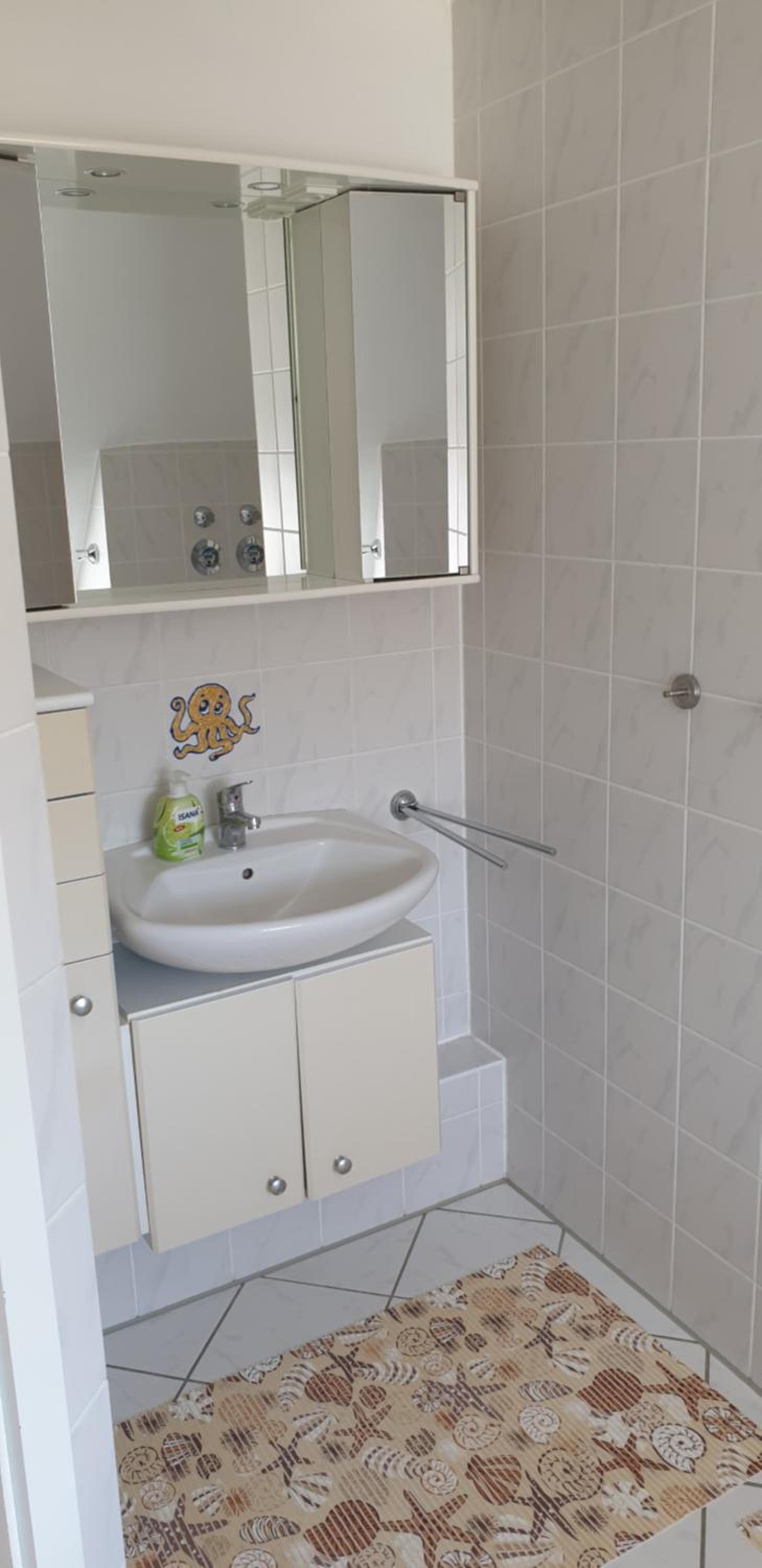 Two-Bedroom Apartment - Photo 2