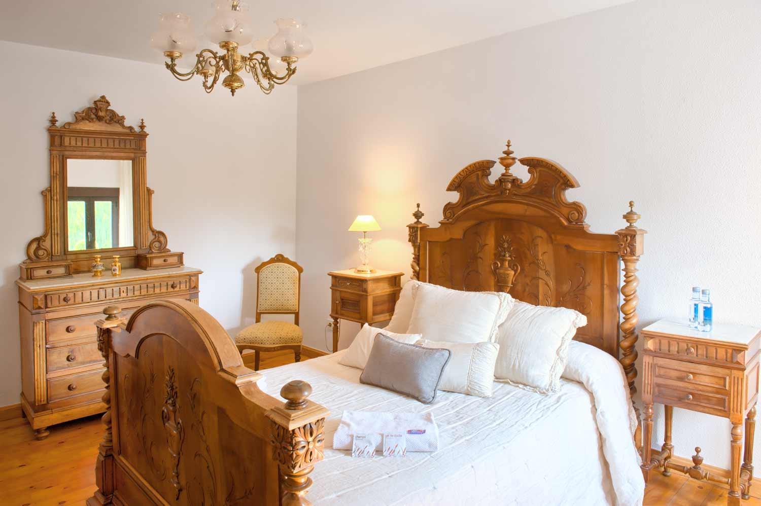Double Room with Shared Bathroom photo 2
