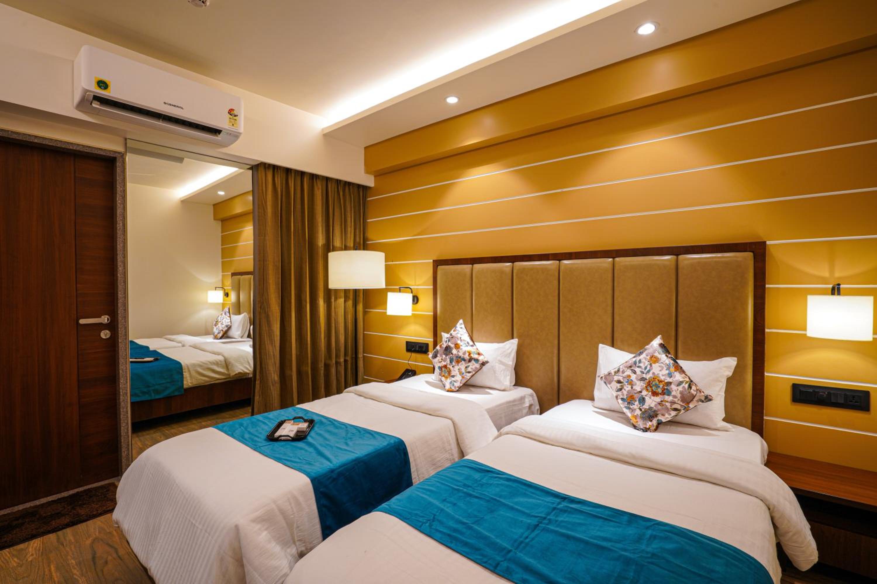 Superior Twin Room - Photo 8