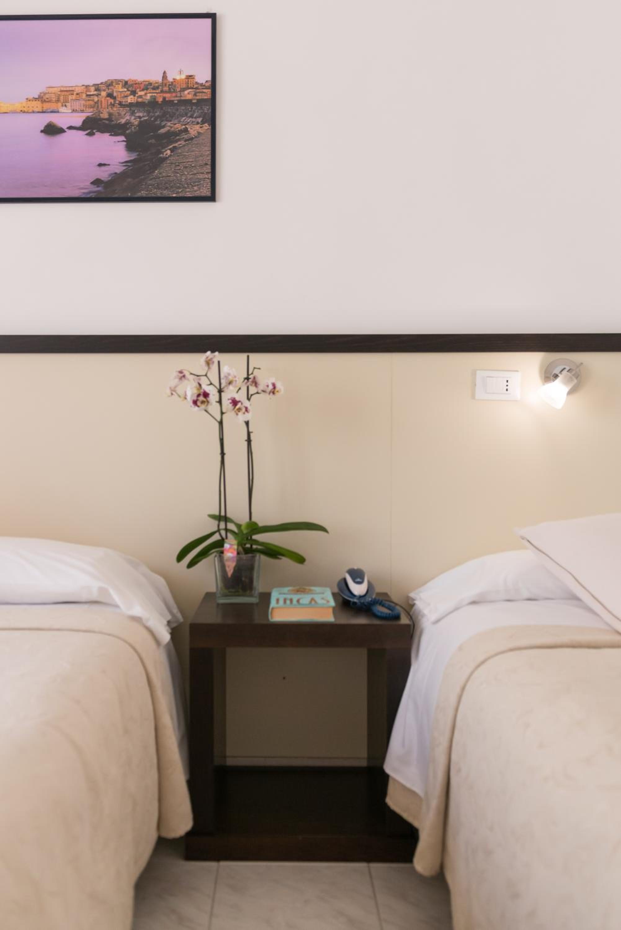 Superior Triple Room with Balcony - Photo 4