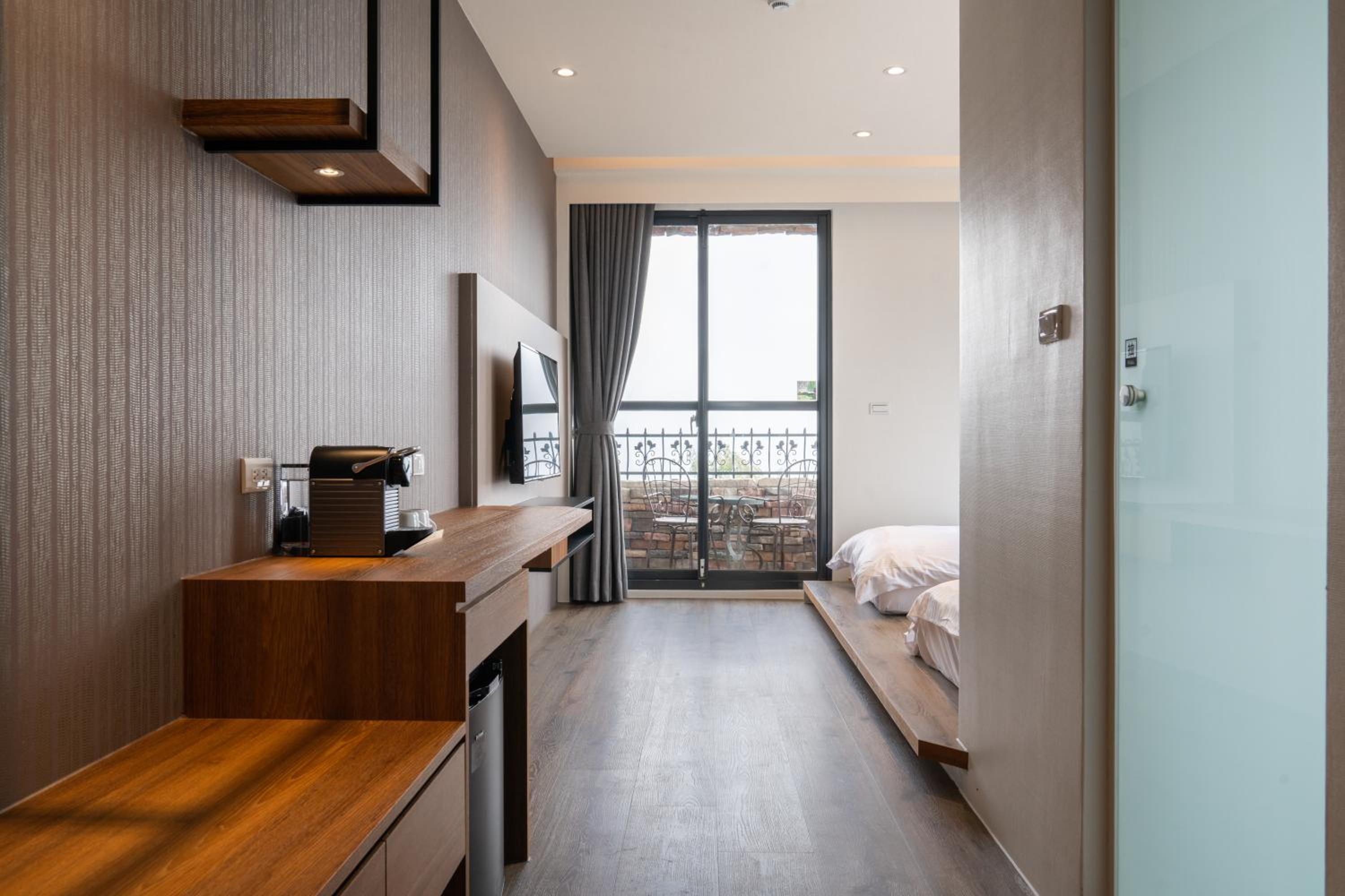 Double or Twin Room with Mountain View