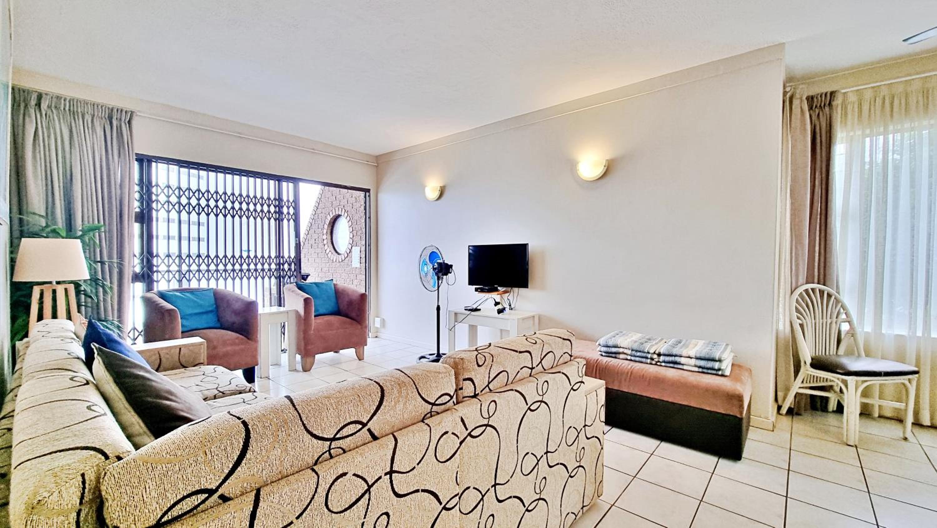 One-Bedroom Apartment - Photo 2