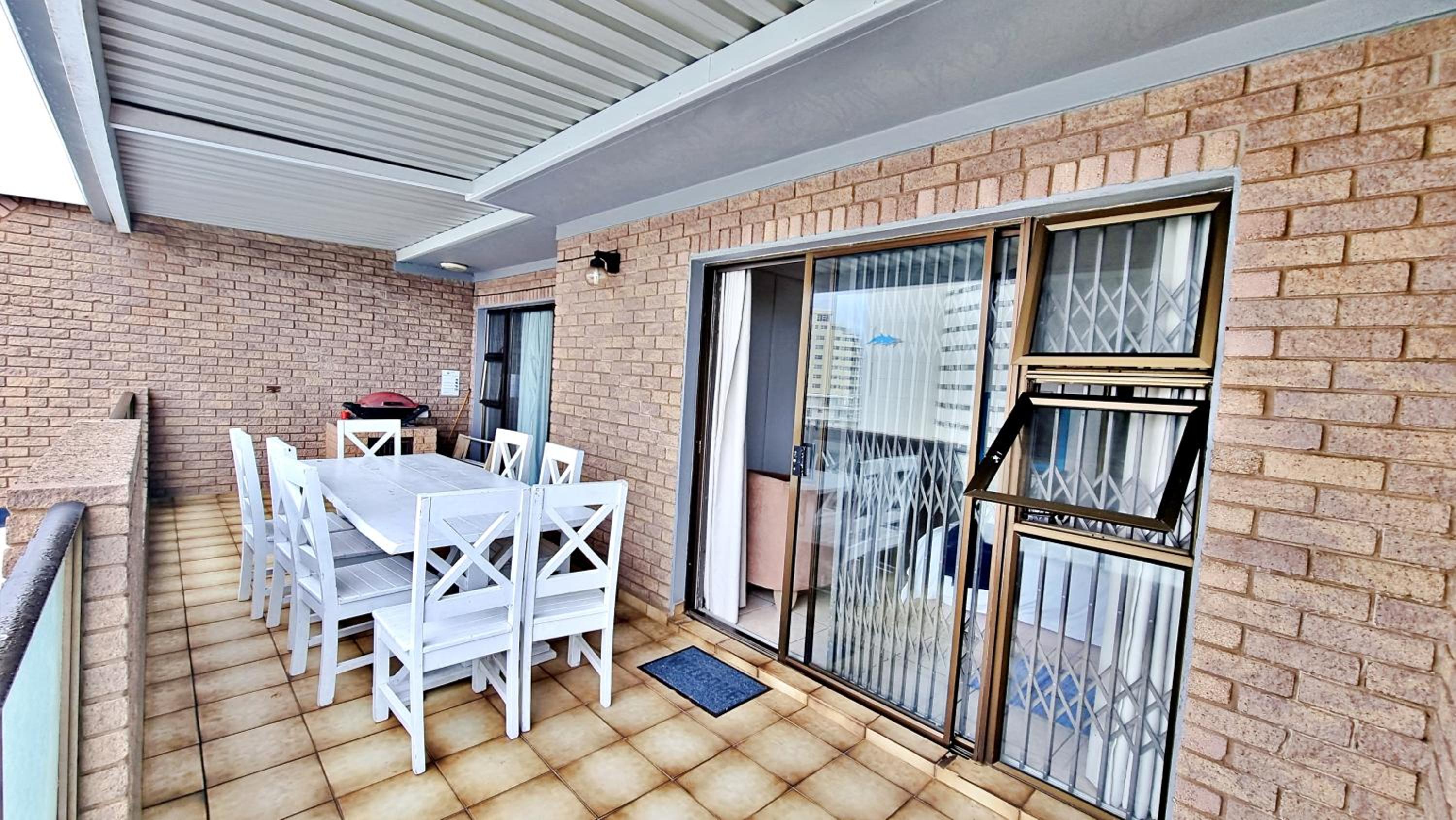 Three-Bedroom Apartment - Photo 3
