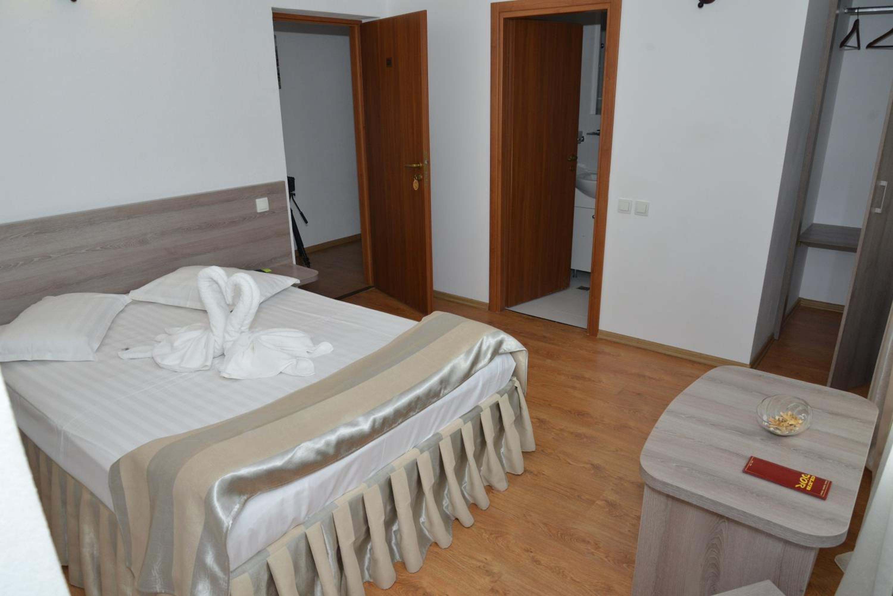 Double Room - Photo 4