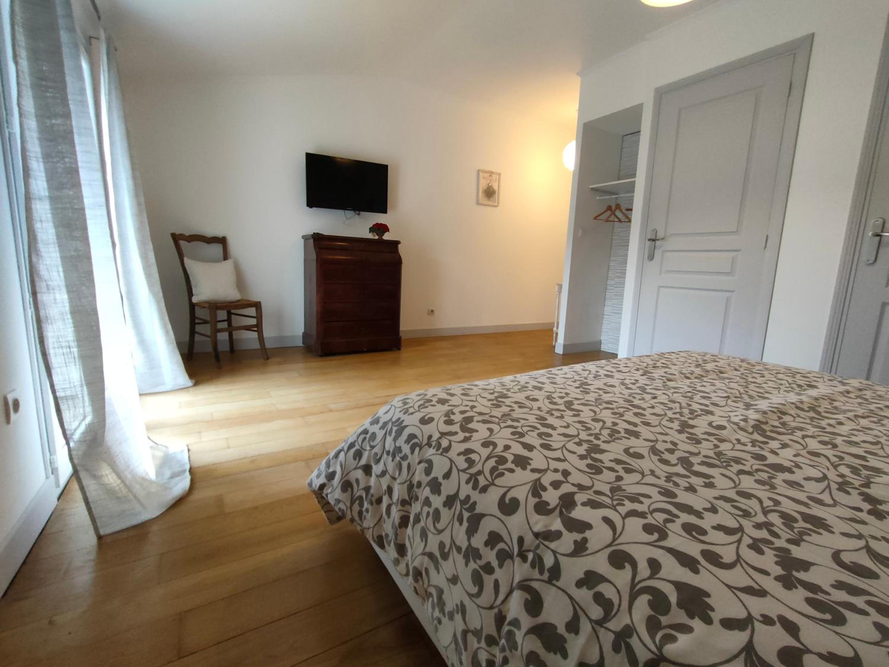 Standard Double Room - Photo 3