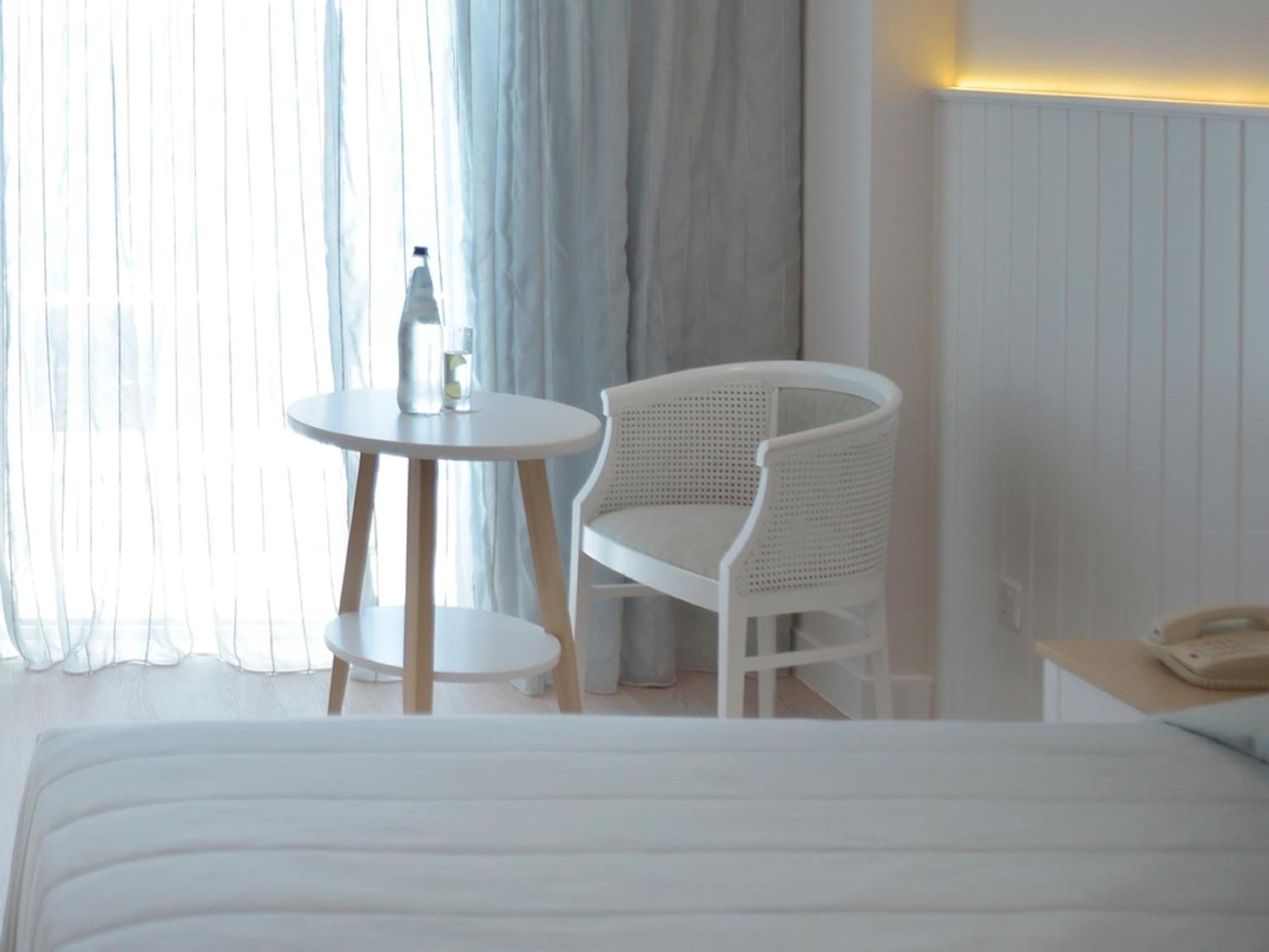 Inland View Room