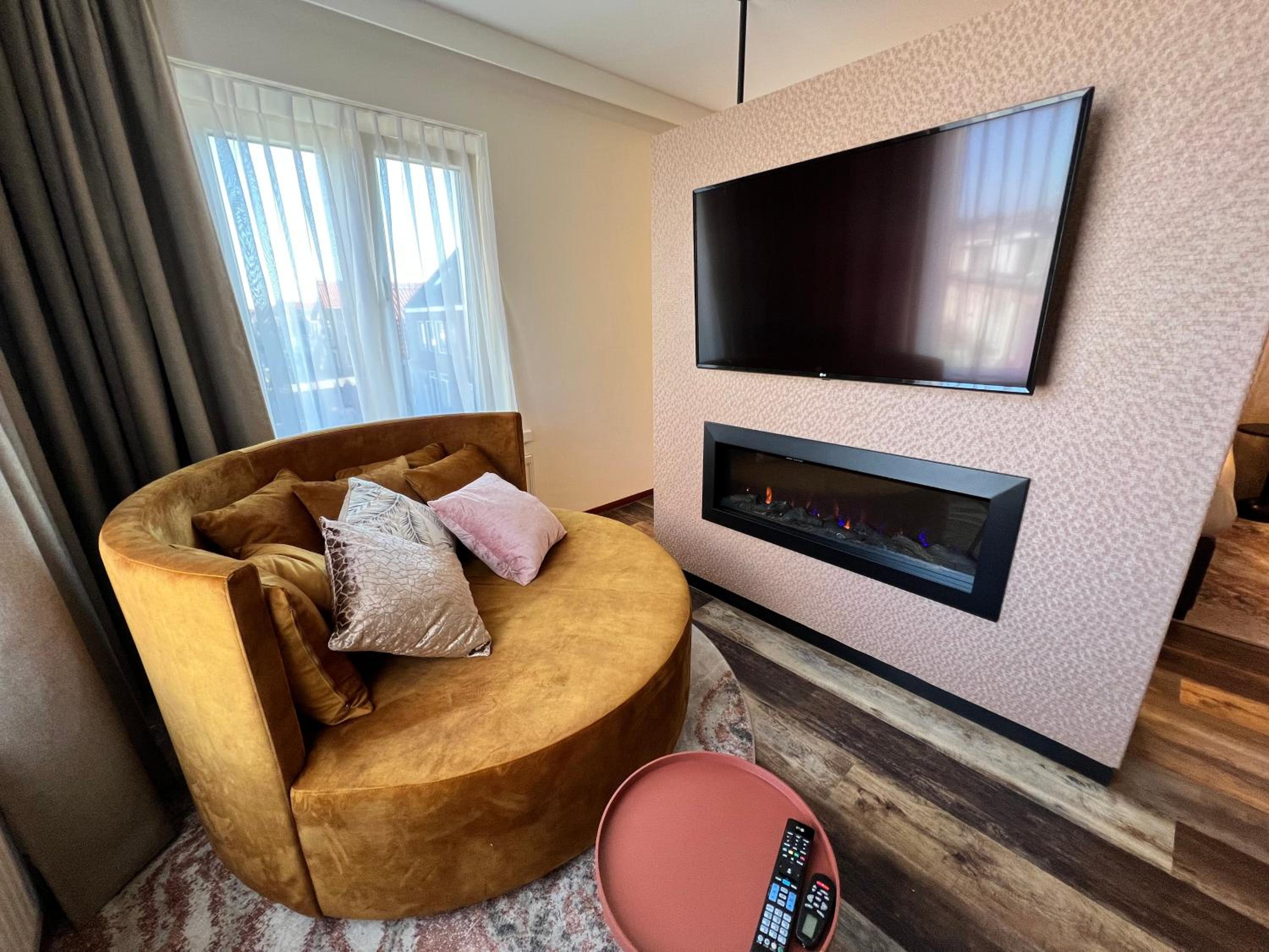 Suite with City View photo 2