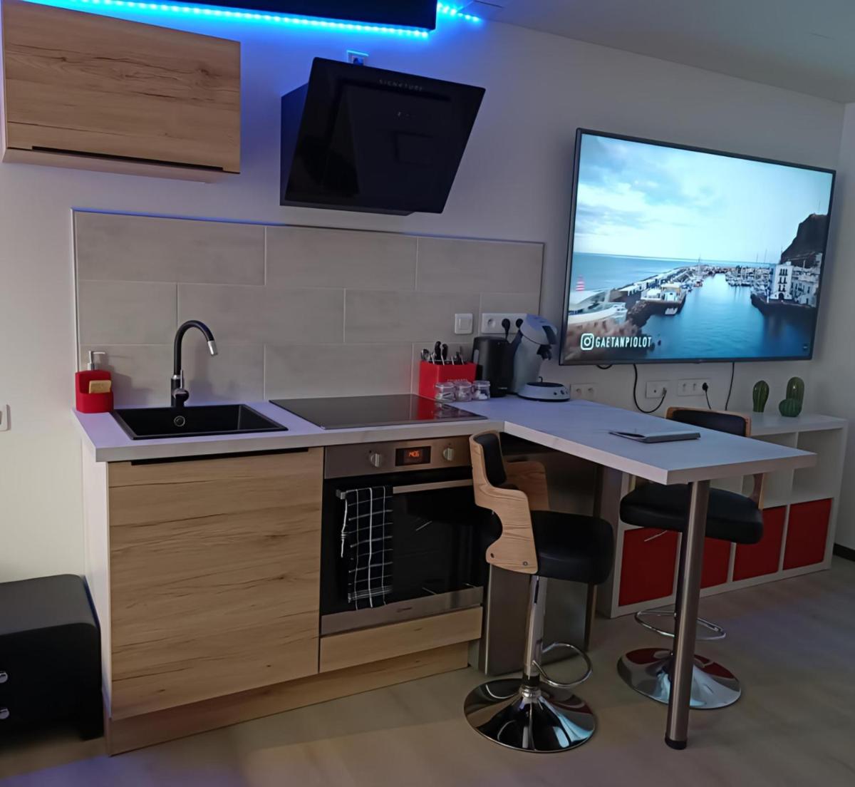 Deluxe Apartment - Photo 2
