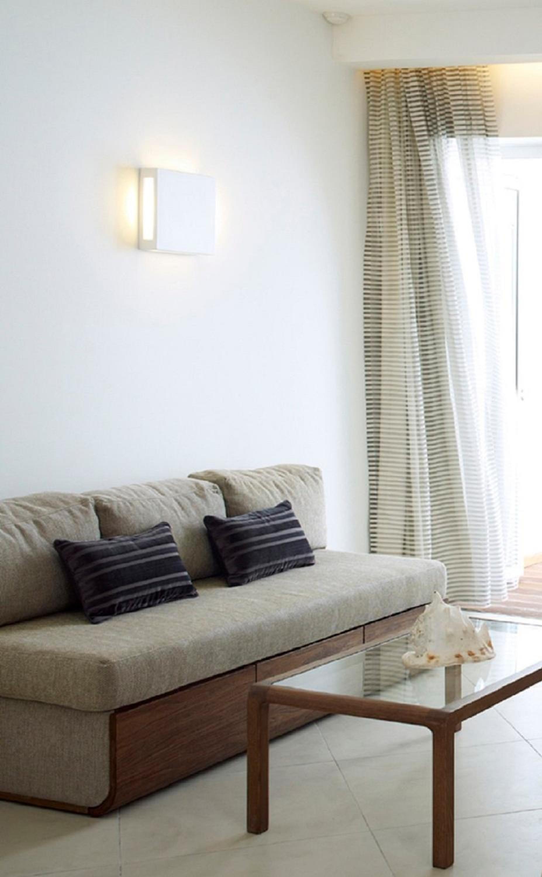 Deluxe Double or Twin Room with Side Sea View