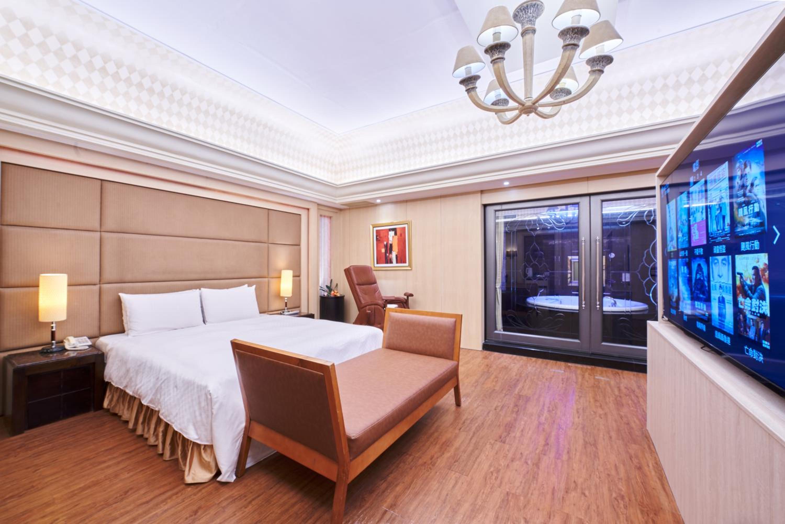 King Room with Spa Bath photo 2