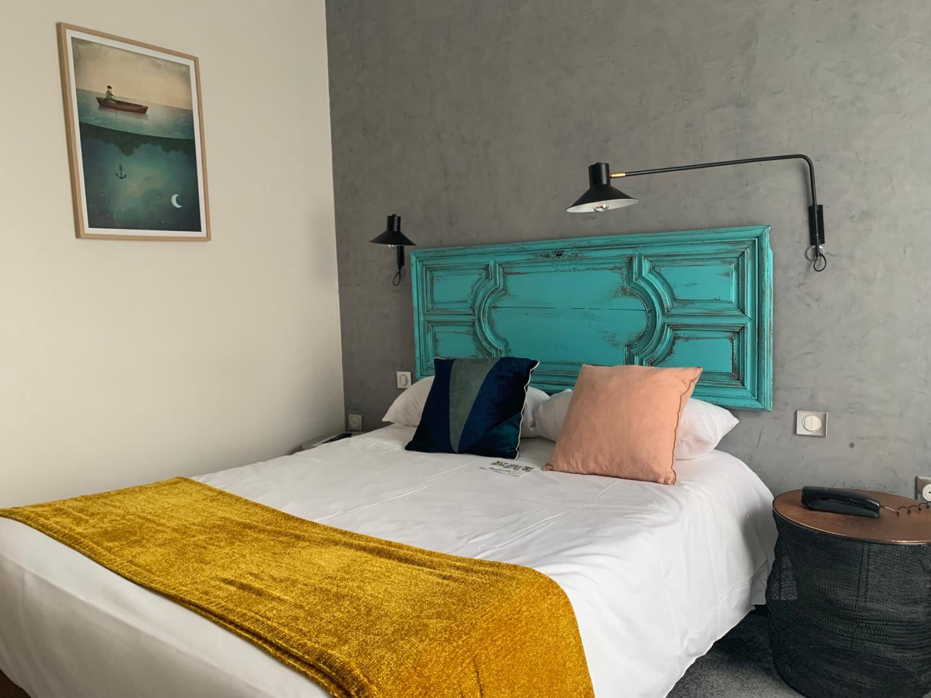 Standard Double Room - Photo 16