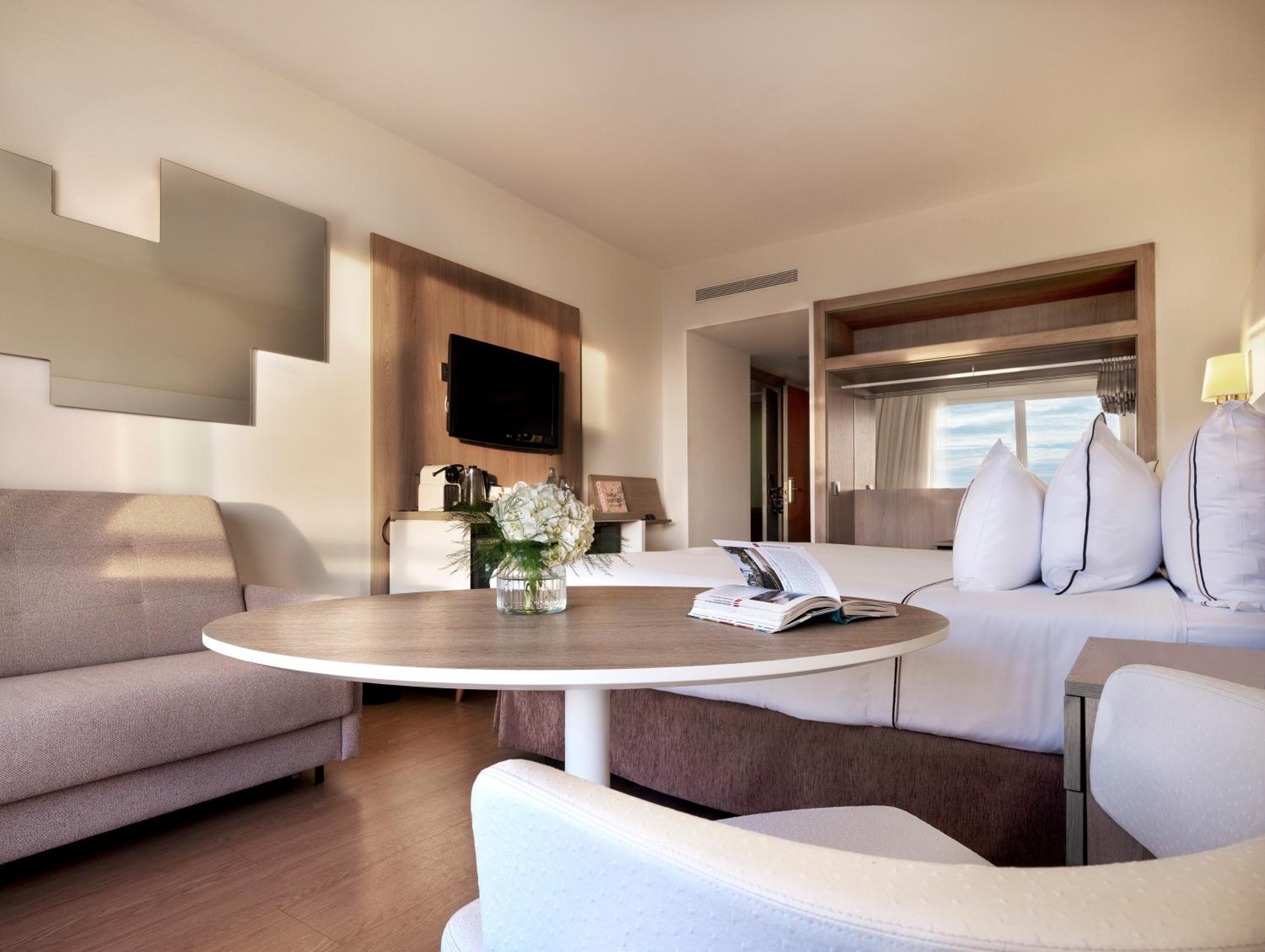 Premium Room Sea View - Photo 10
