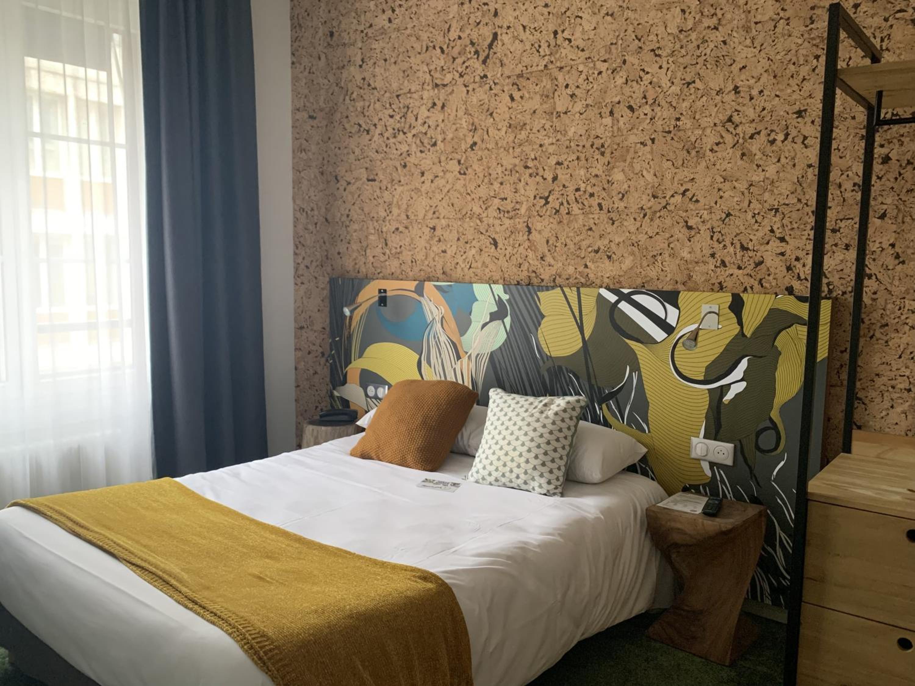 Standard Double Room - Photo 10