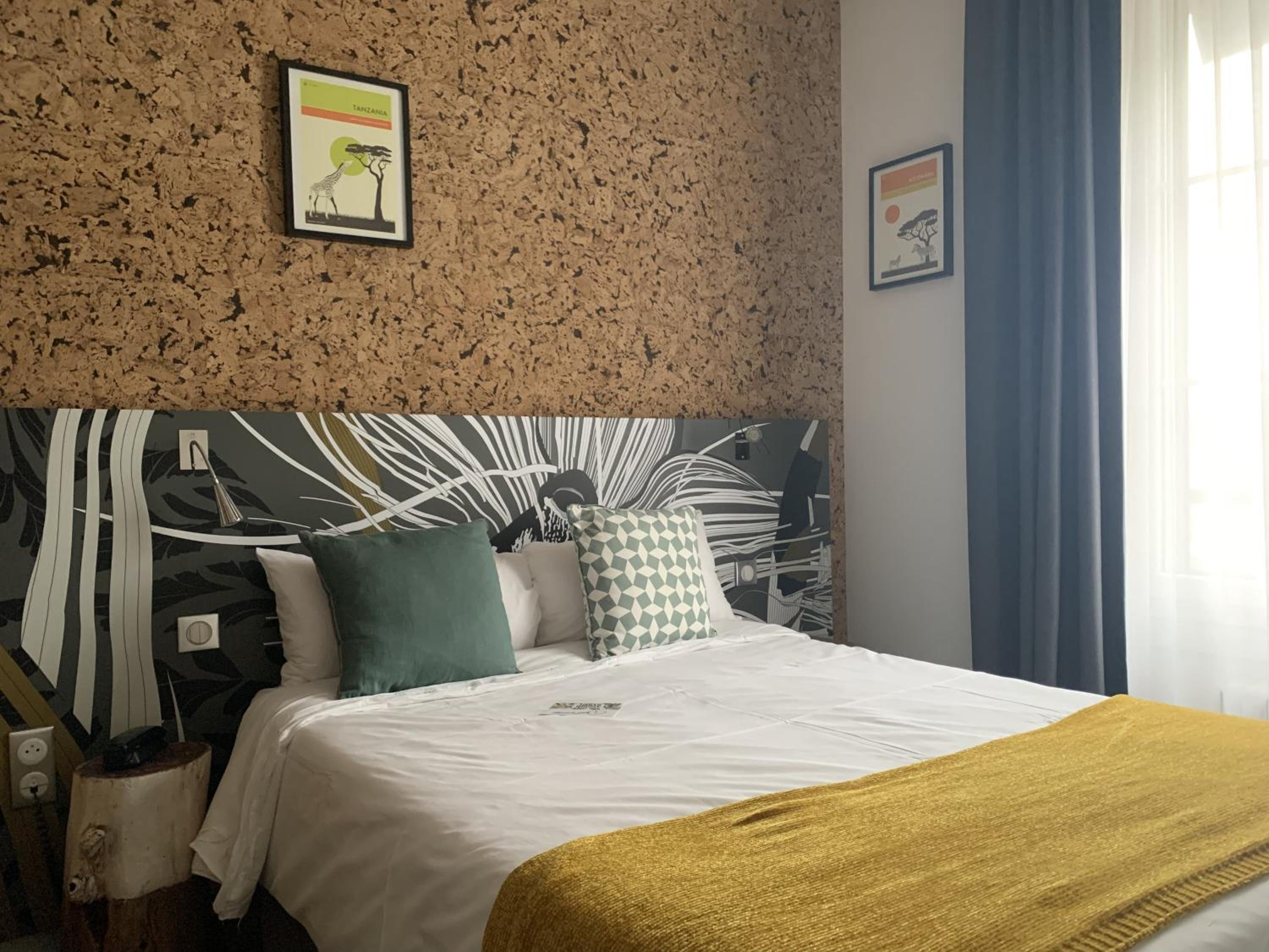 Standard Double Room - Photo 9