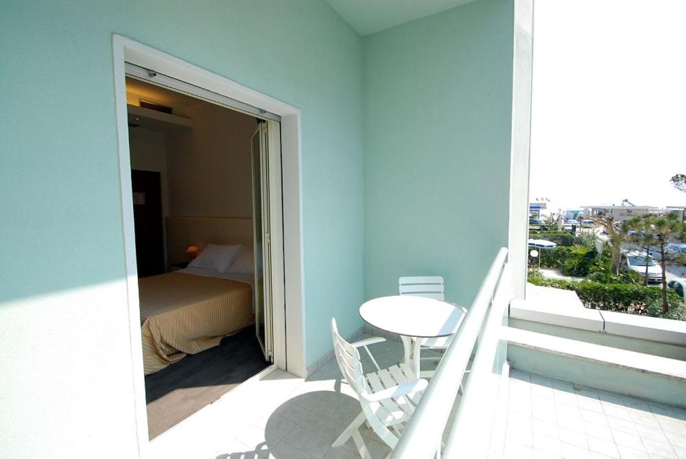 Superior Triple Room photo 2