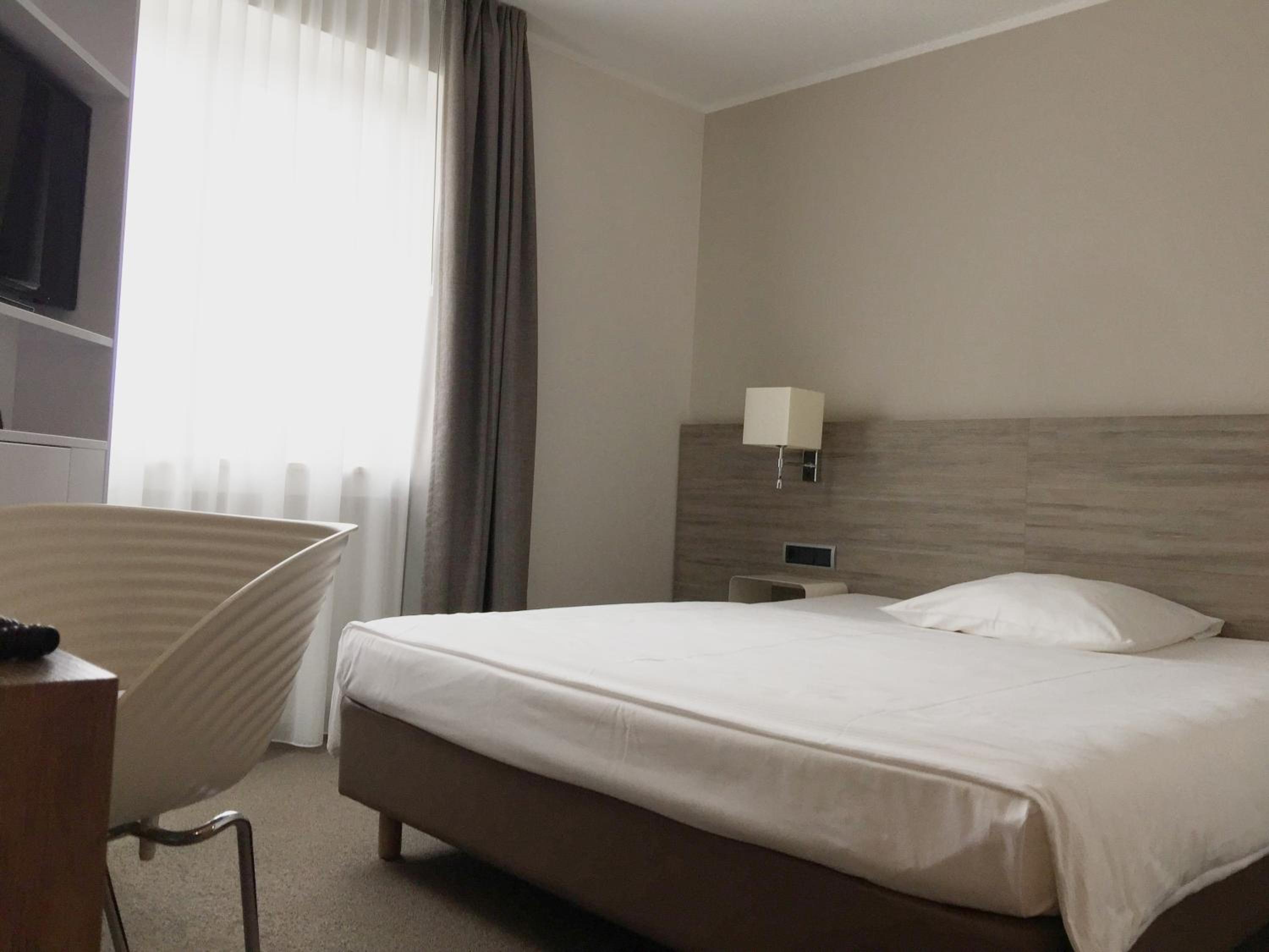 Double Room - Photo 3