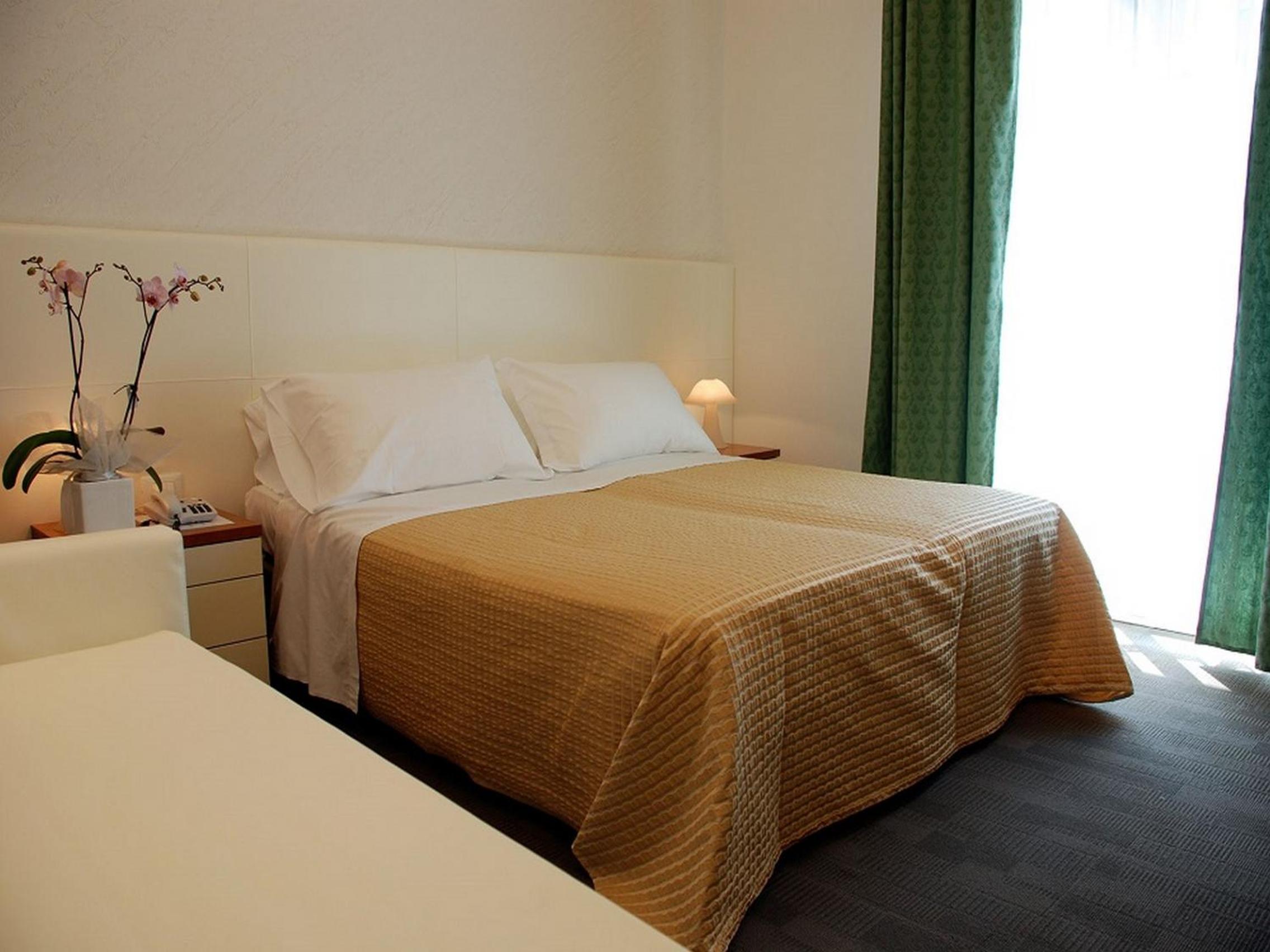 Superior Triple Room photo 3
