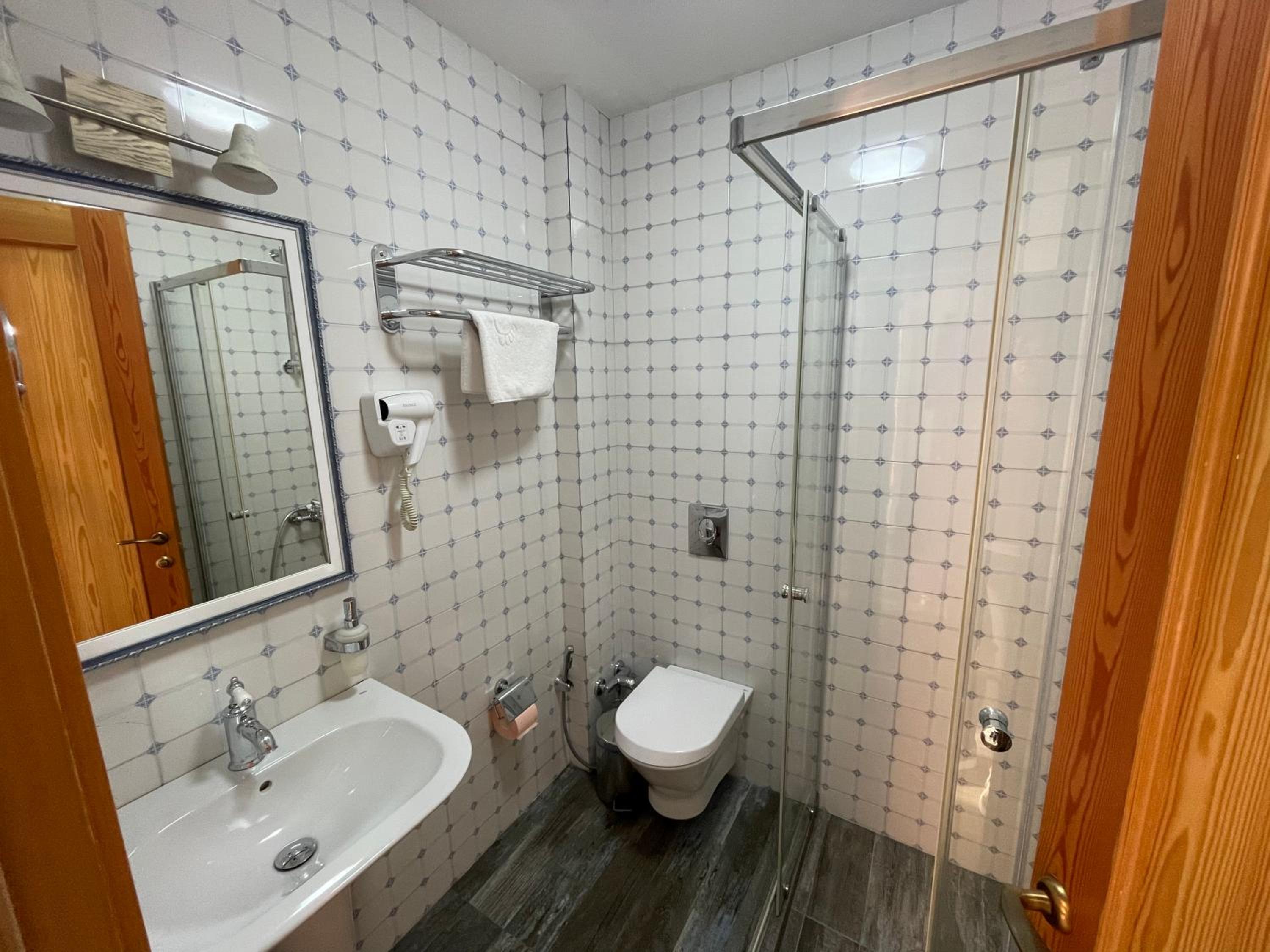 Apartment with Garden View - Photo 10