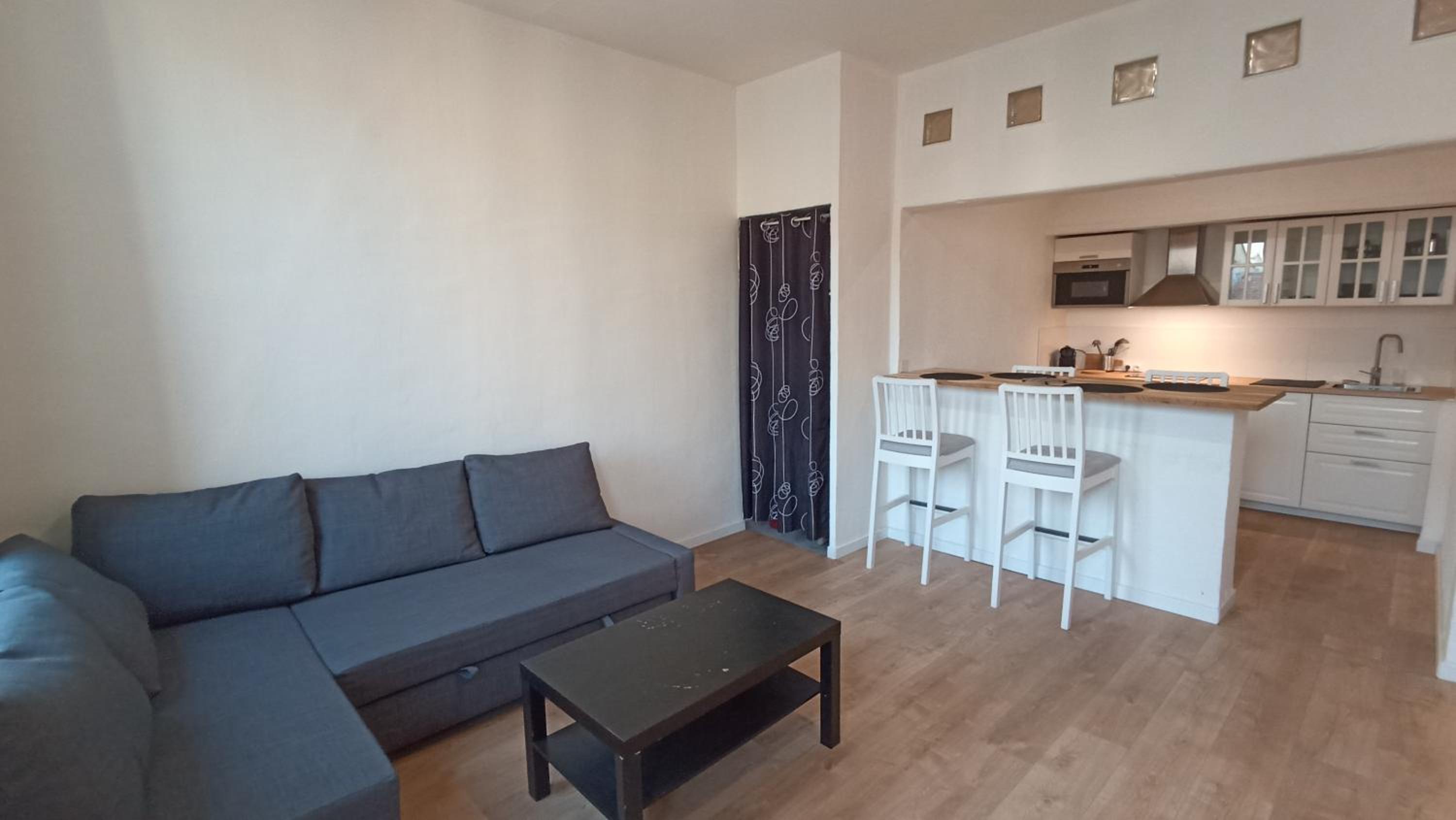 One-Bedroom Apartment - Photo 6
