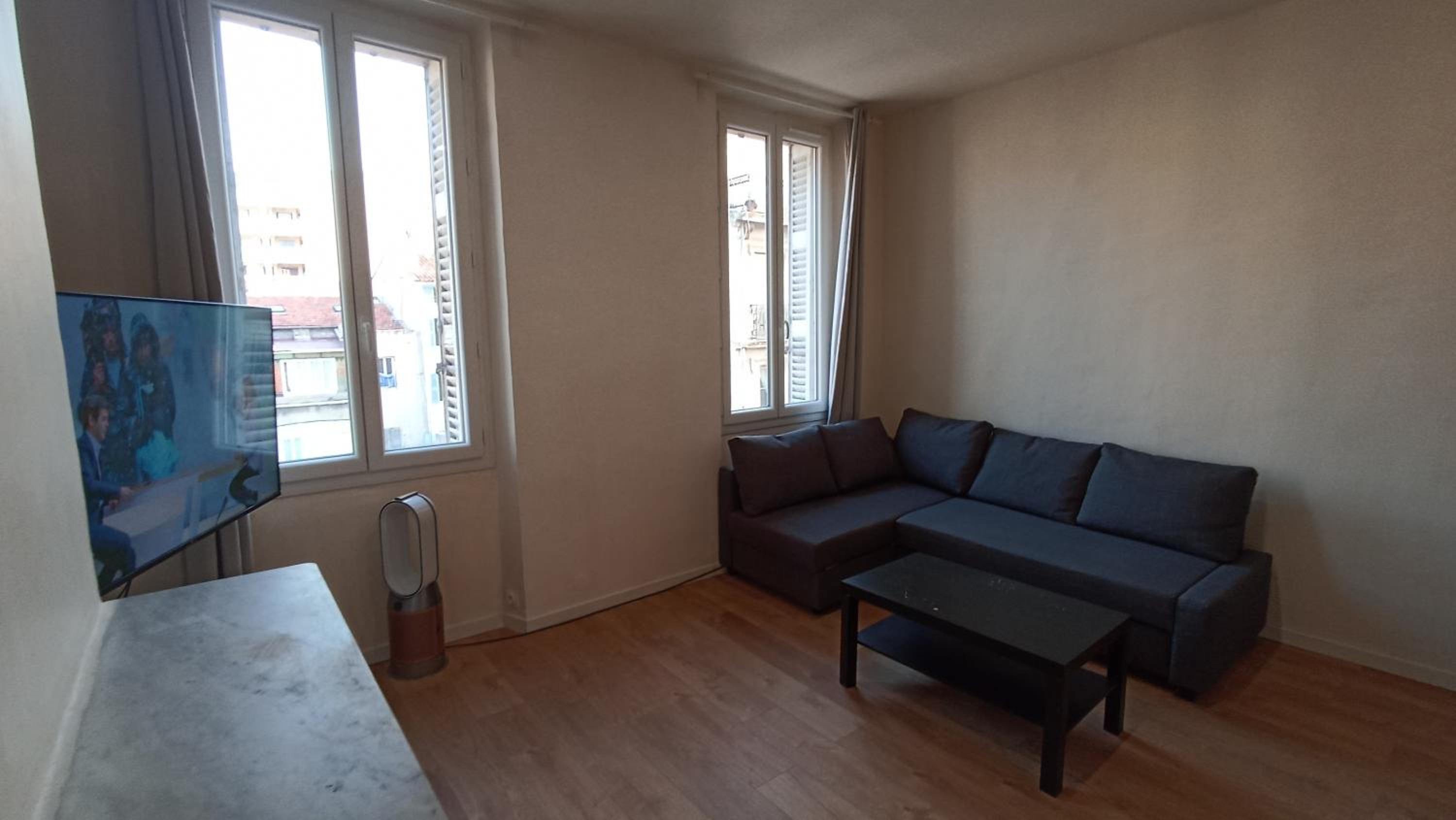 One-Bedroom Apartment - Photo 9