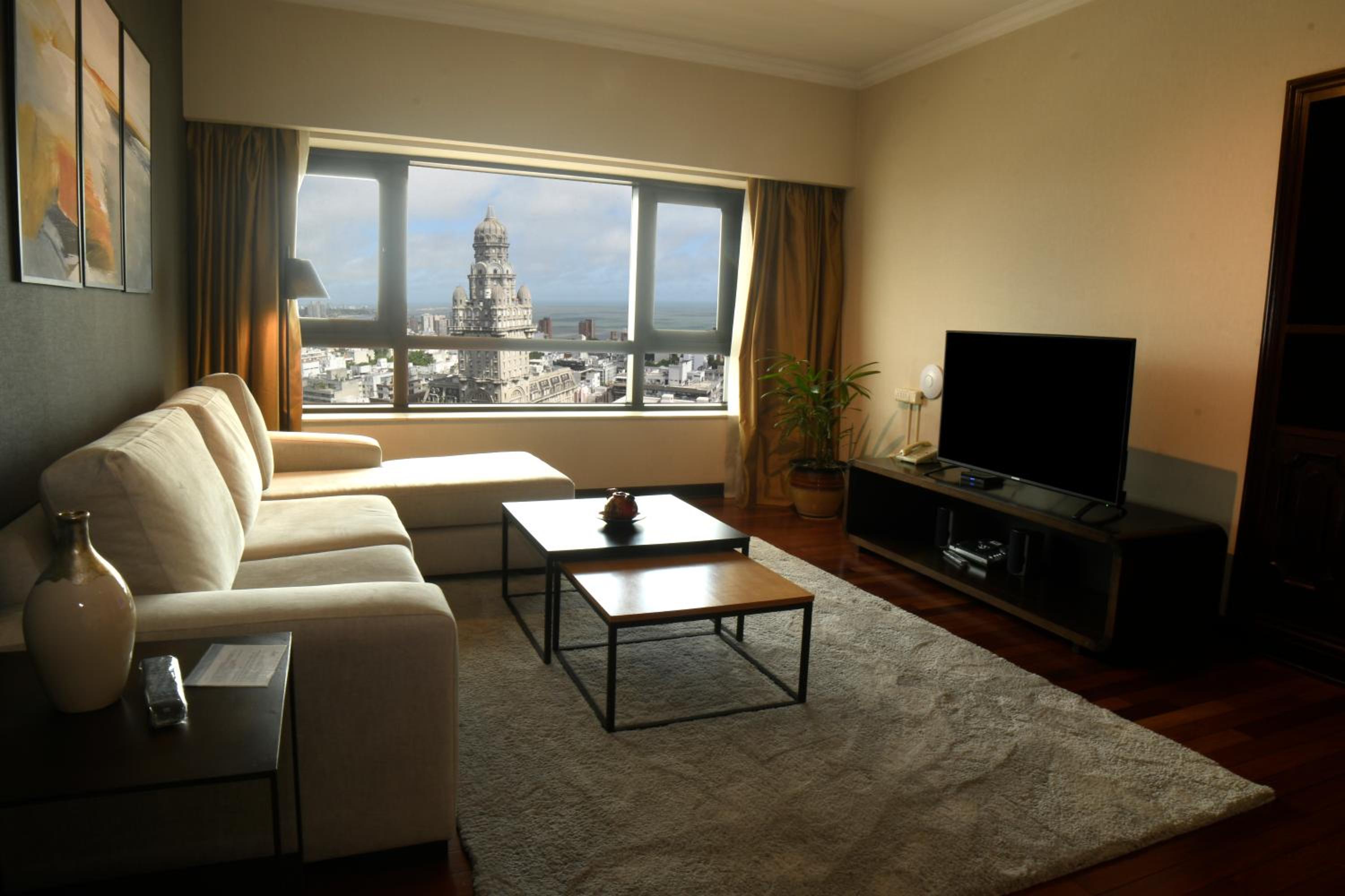 King Suite - Non Smoking - Photo 1