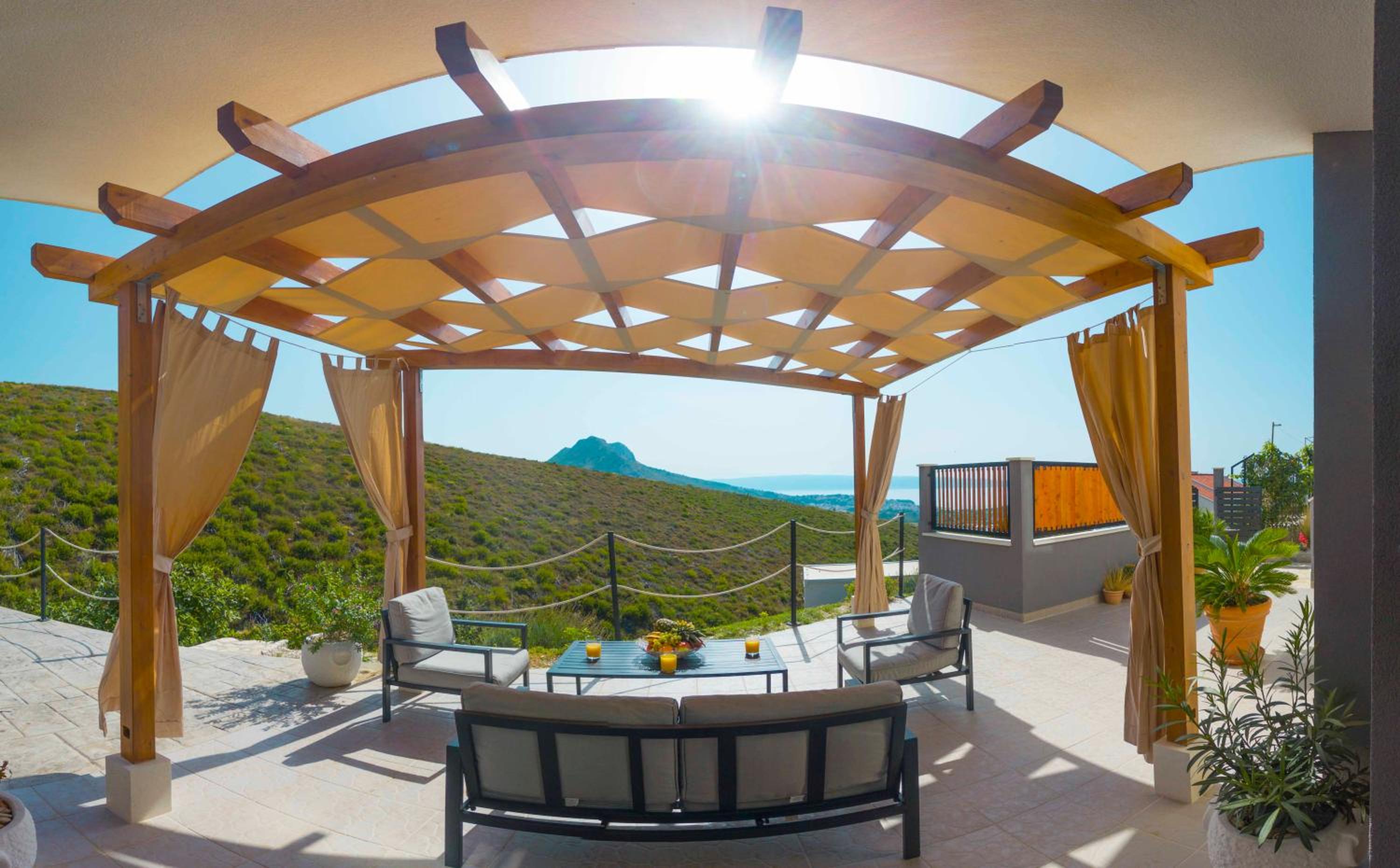 Villa photo 2