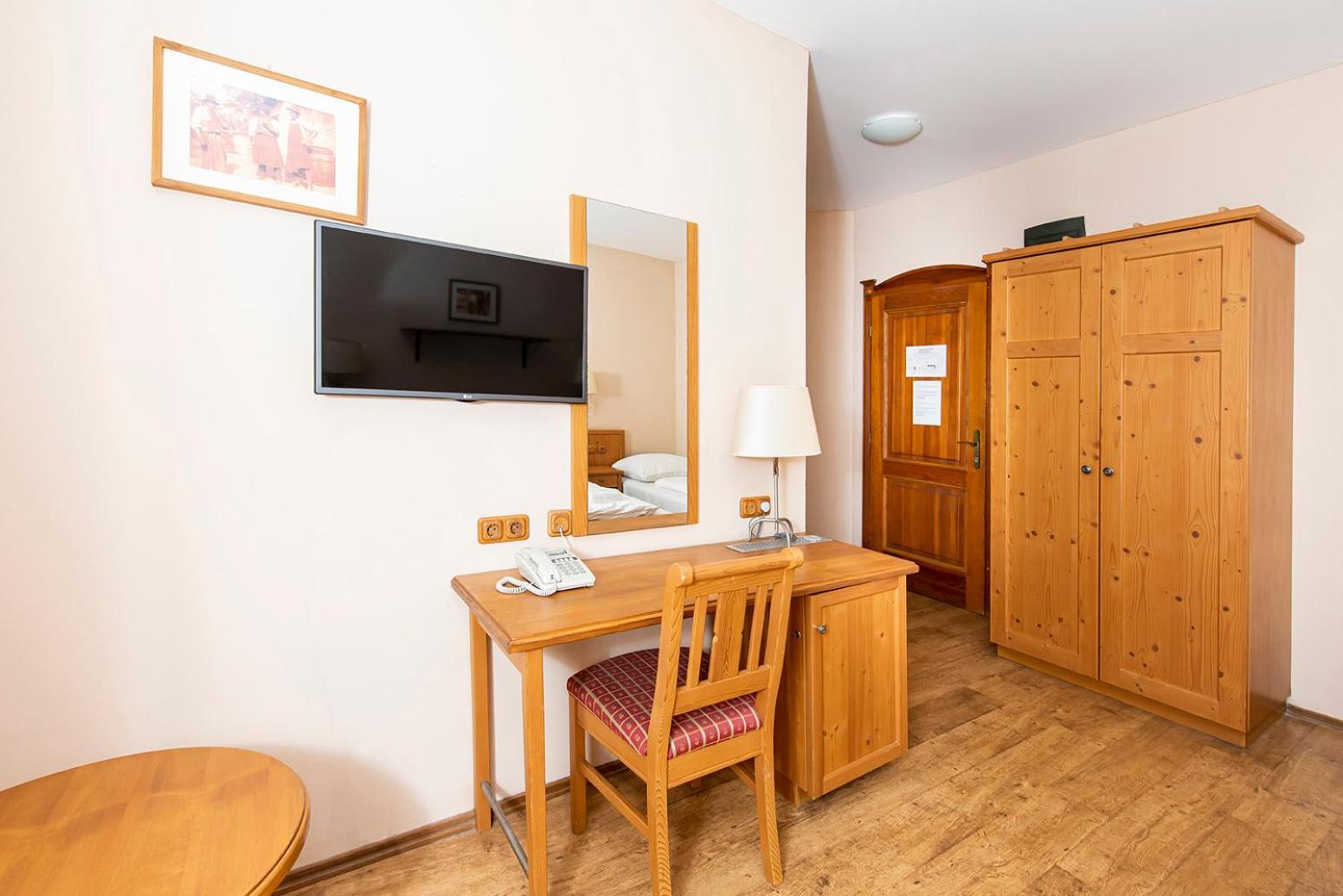 Single Room photo 2