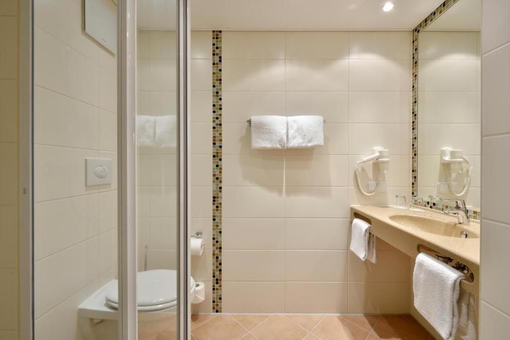 Standard Double Room - Photo 3