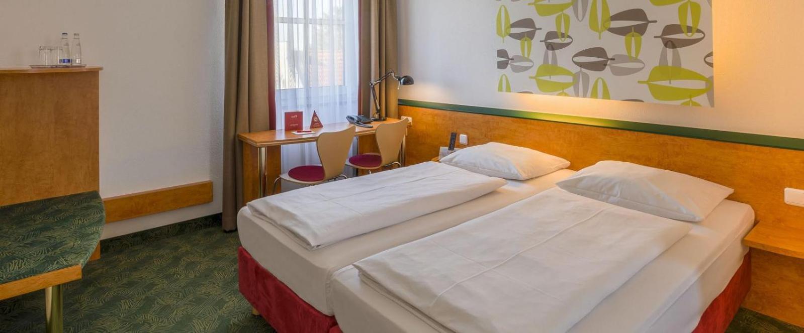 Standard Double Room - Photo 4