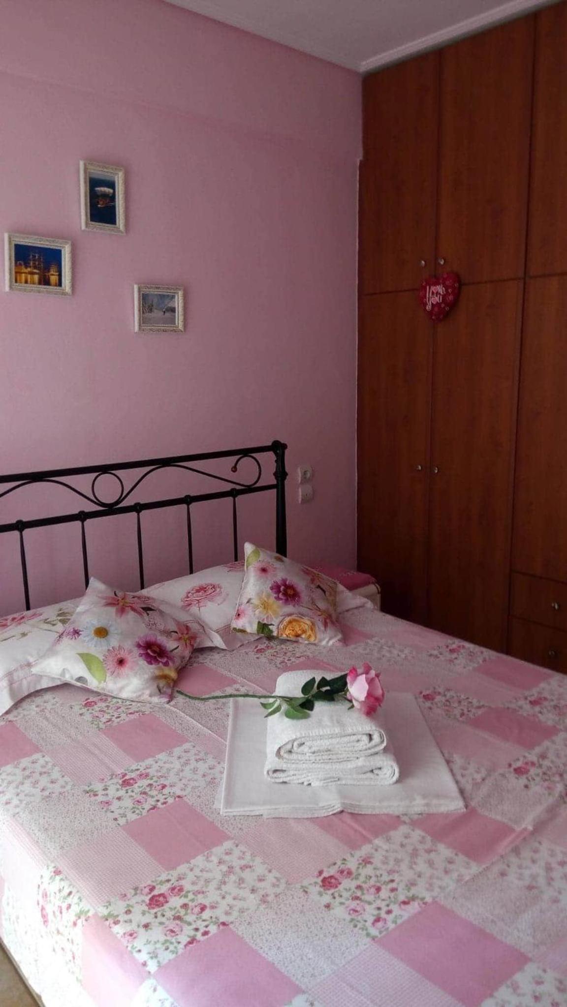 One-Bedroom Apartment - Photo 8