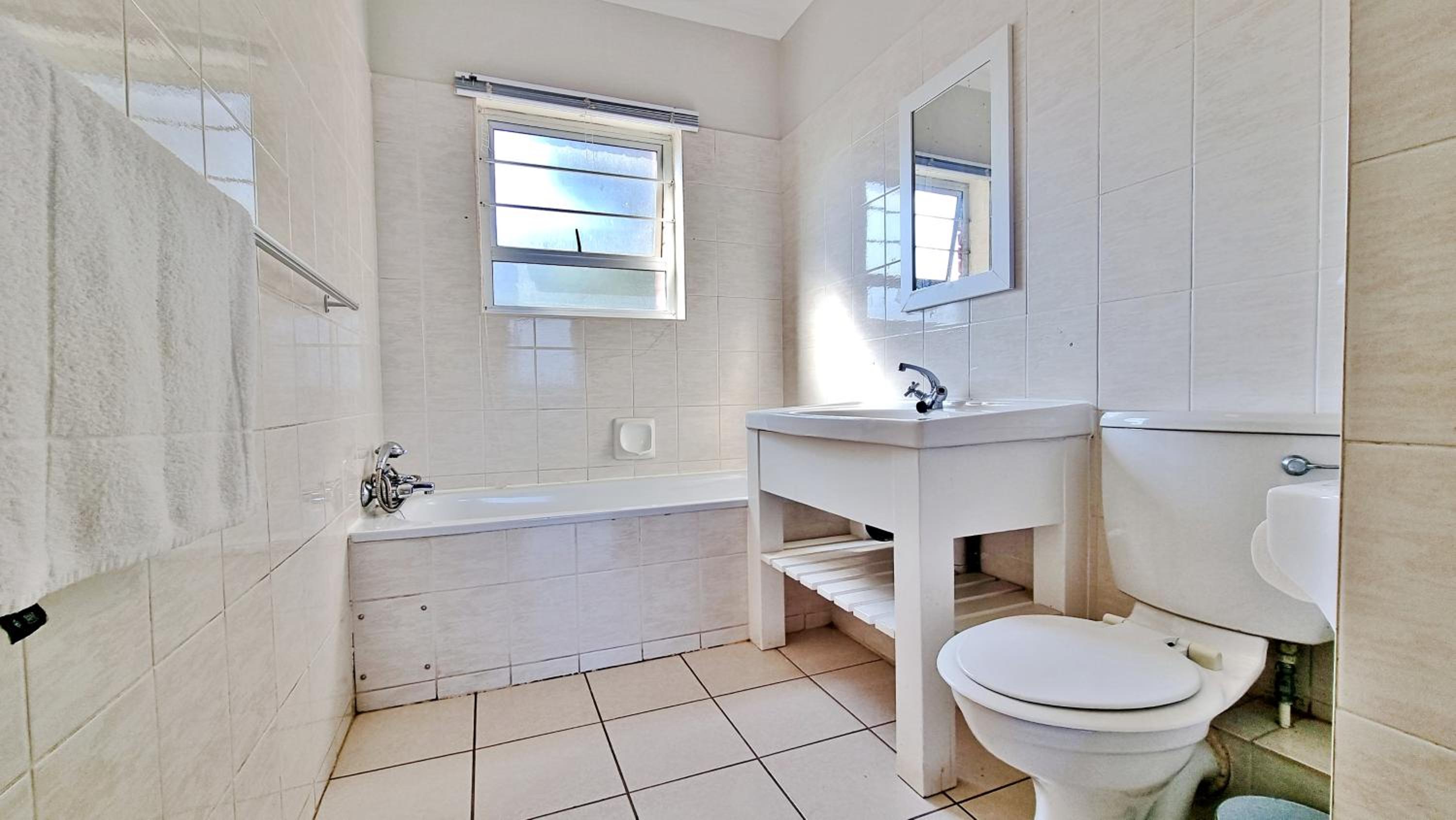 Three-Bedroom Apartment - Photo 7