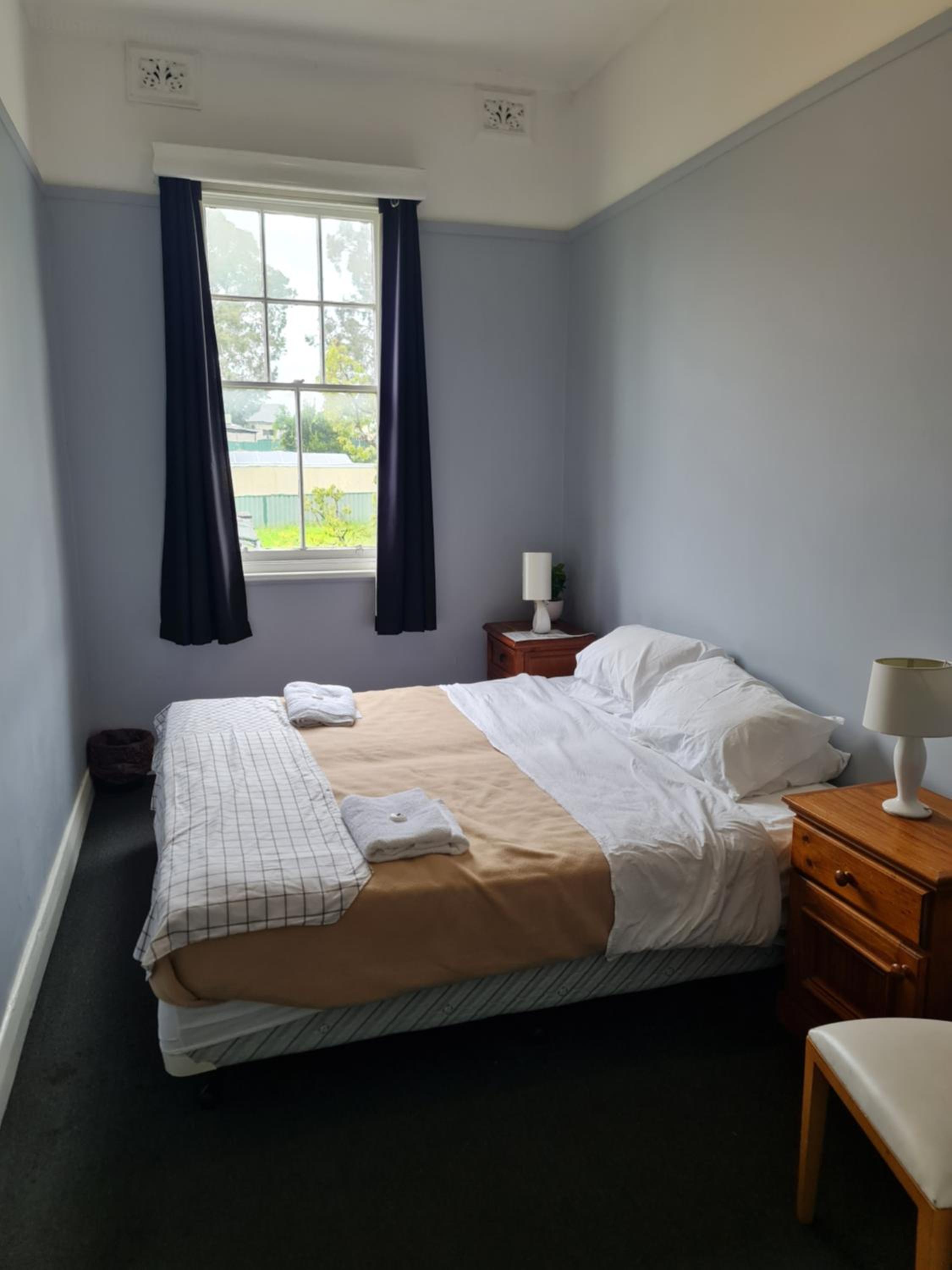 Standard Twin Room - Photo 6