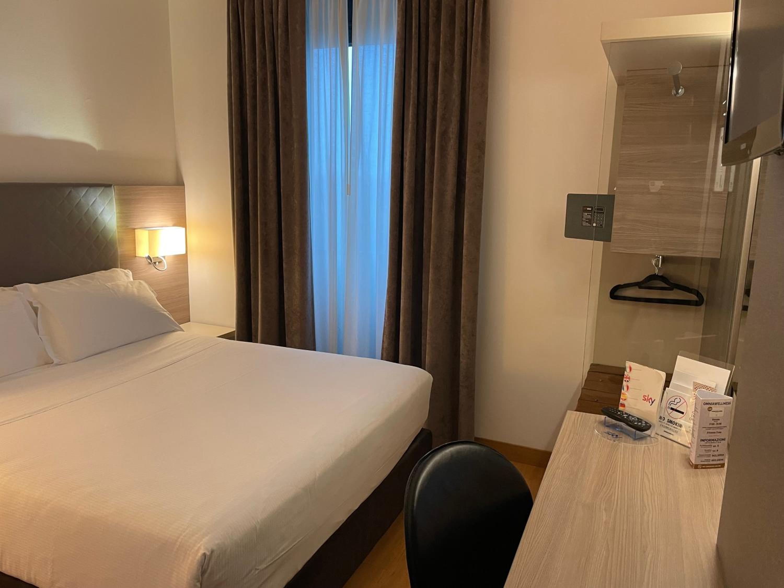 Small Double Room photo 2