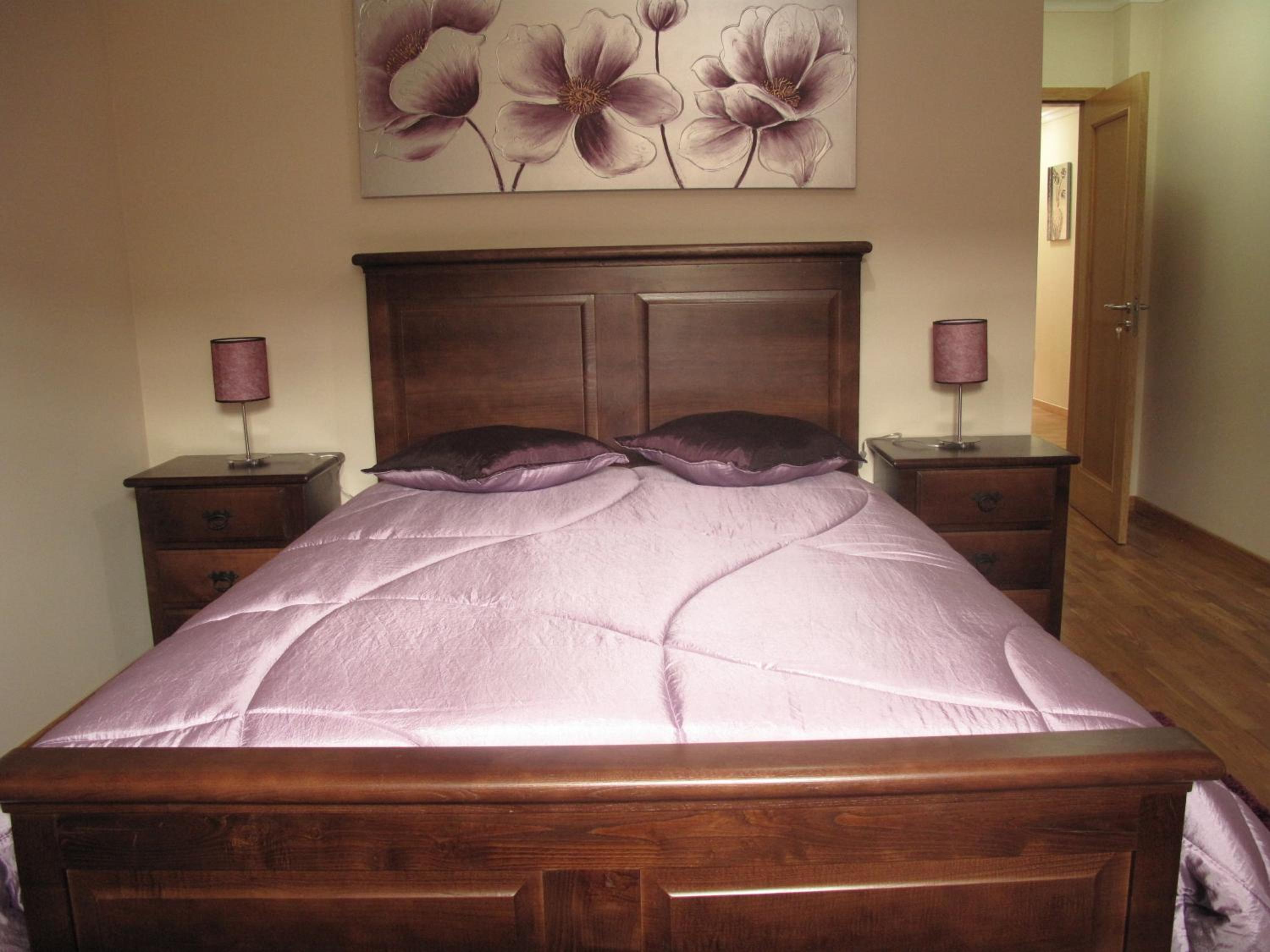 Deluxe Double Room with Bath - Photo 9