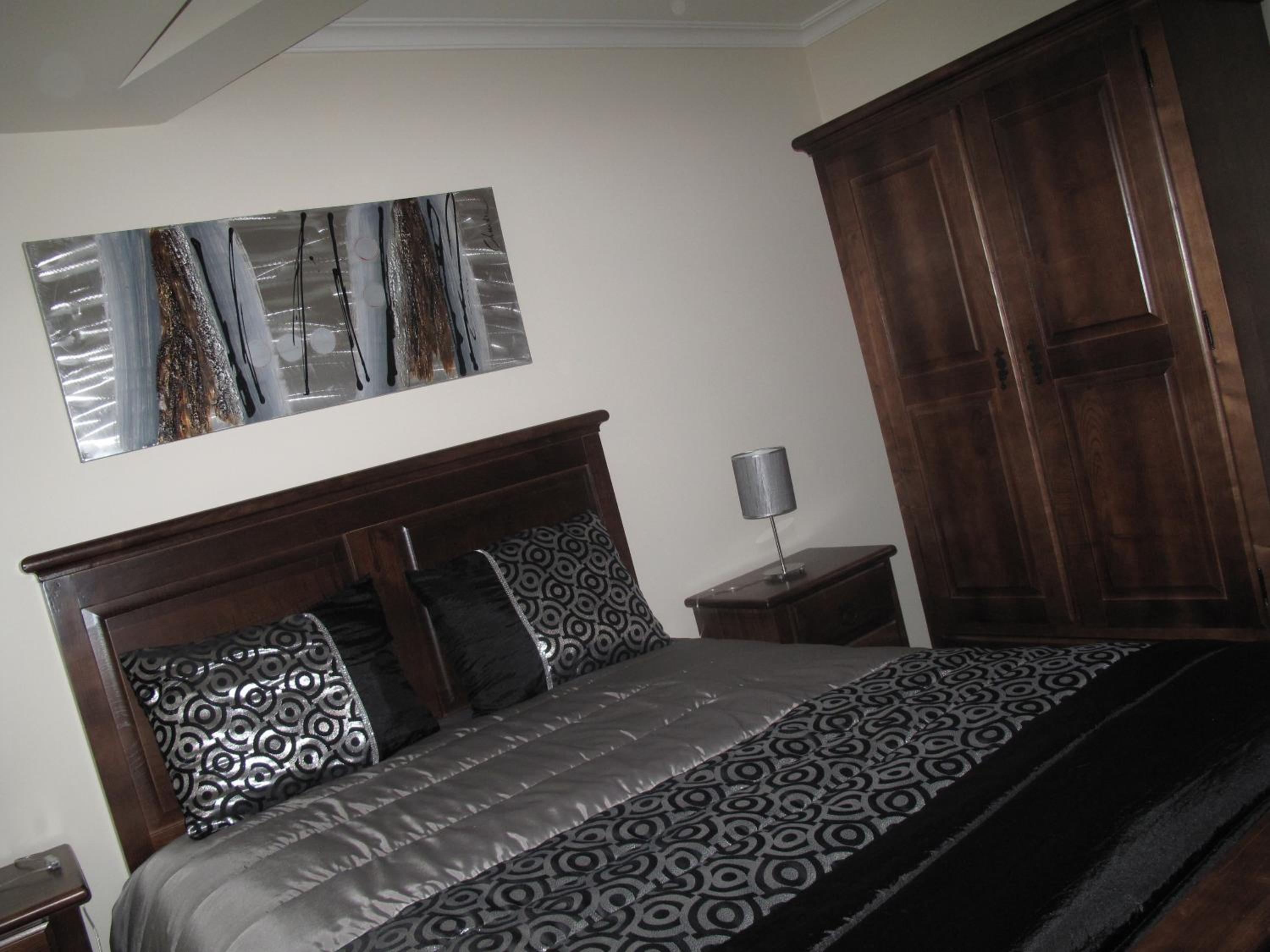 Deluxe Double Room with Shower - Photo 7