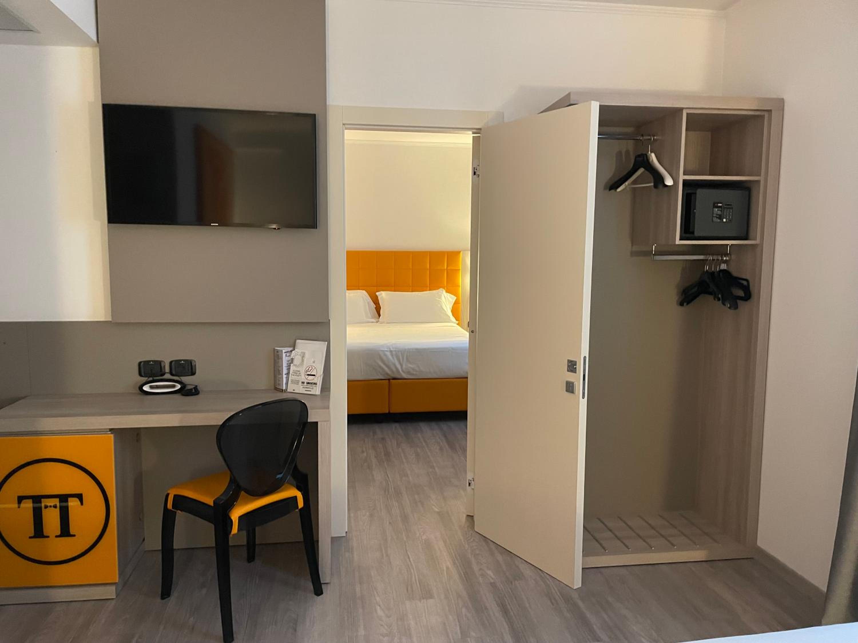 Standard Family Room - Photo 4
