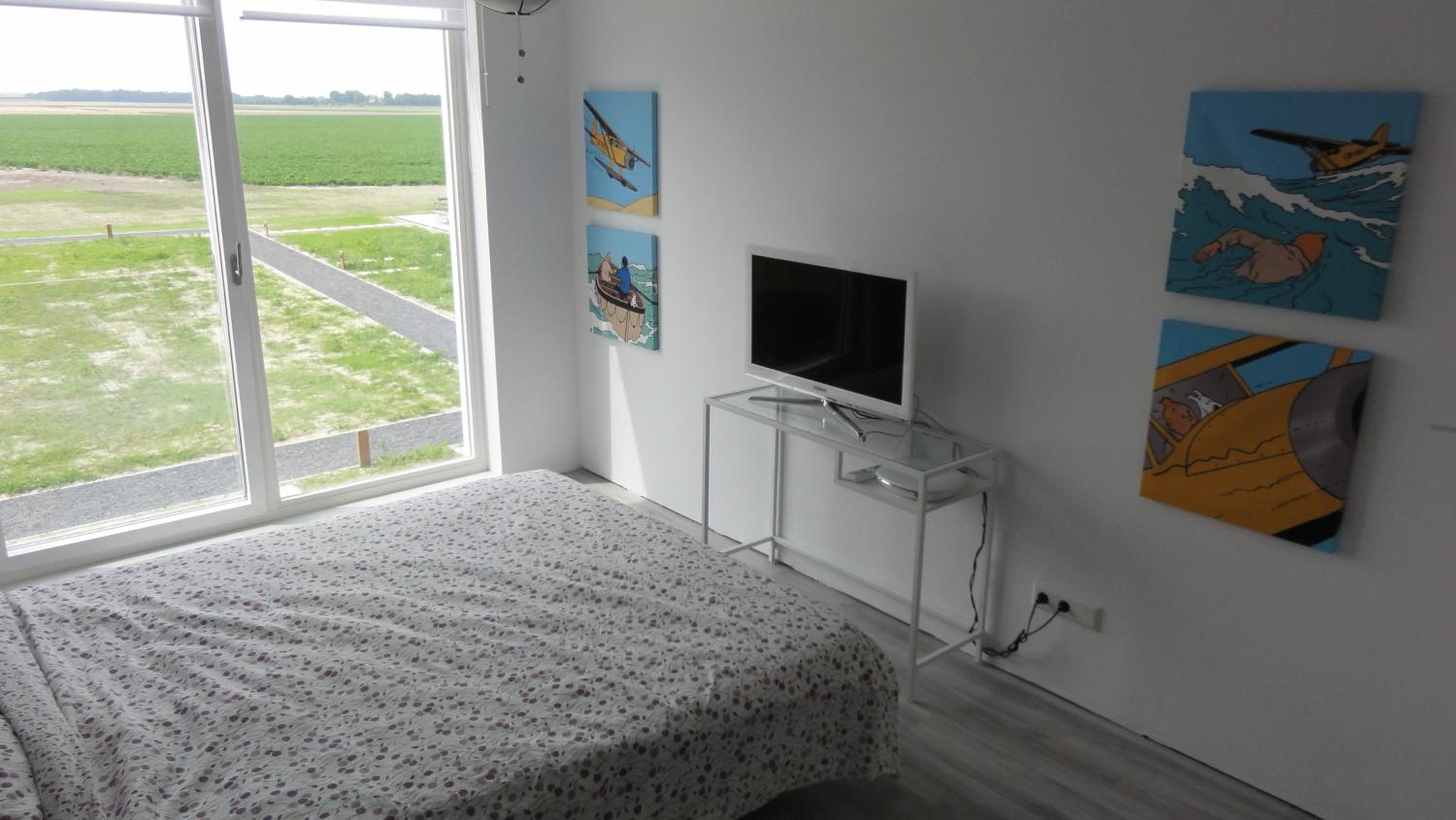 Three-Bedroom House photo 1