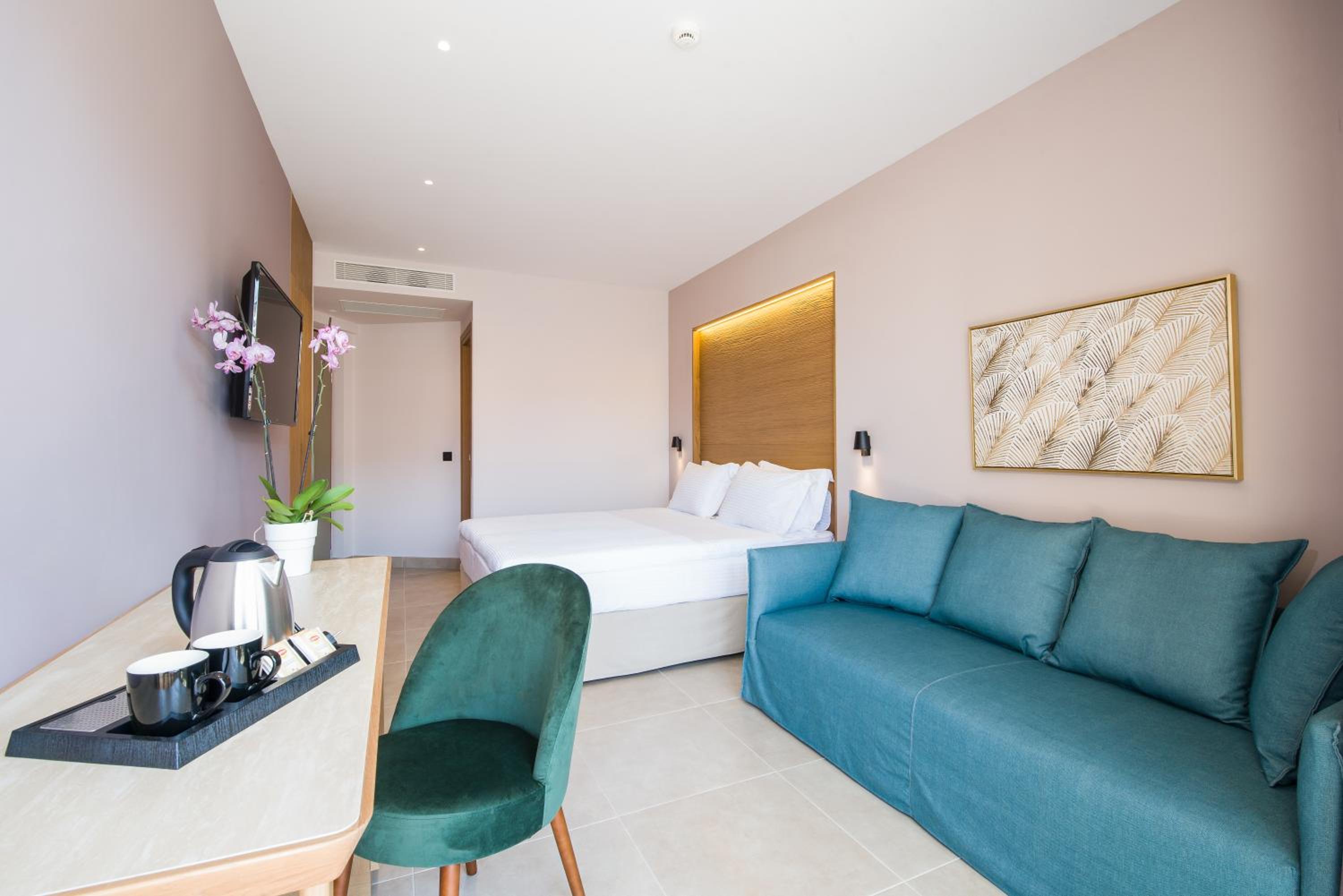 Premium Quadruple Room