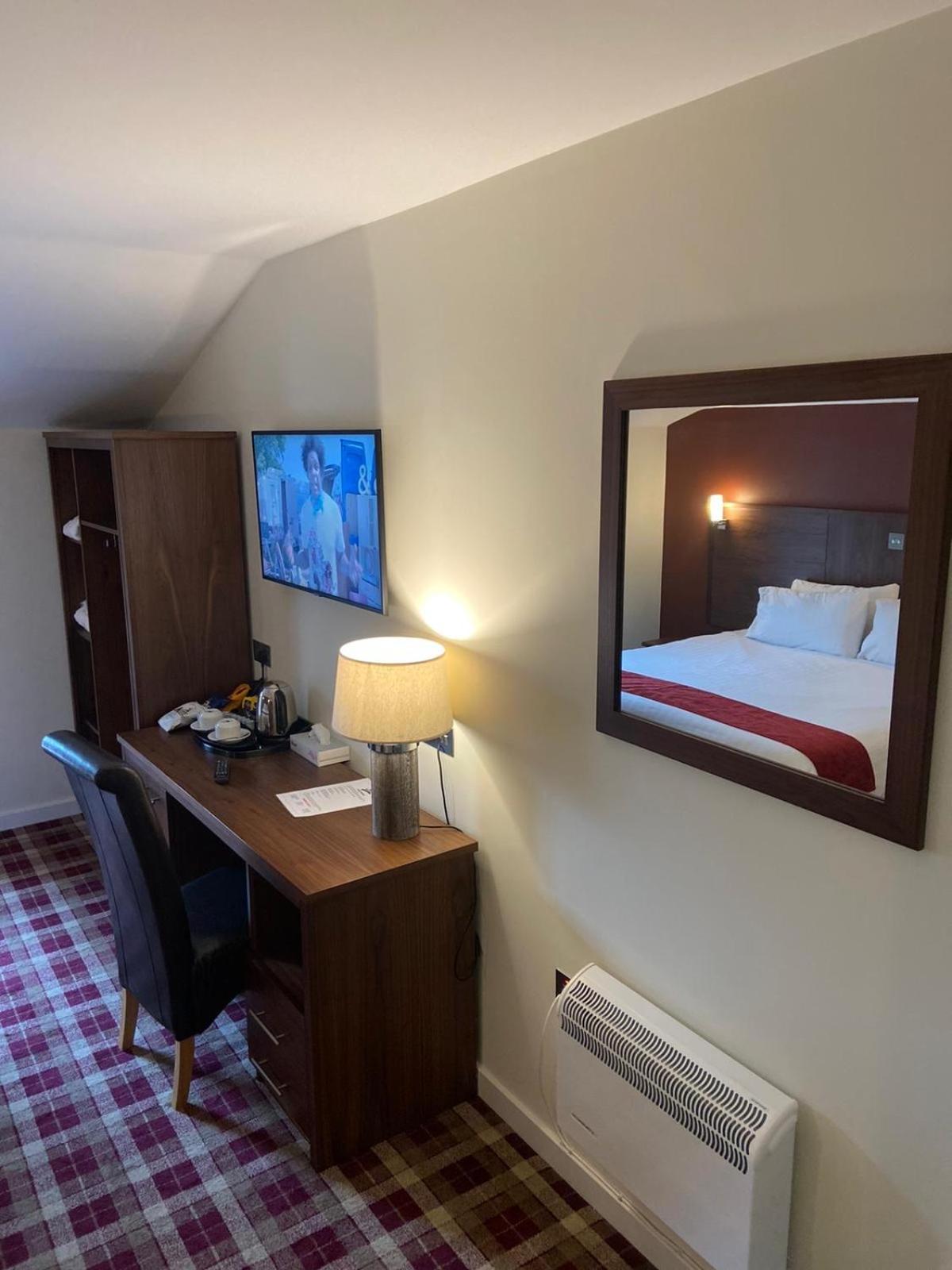 Deluxe Double Room with Shower - Photo 1