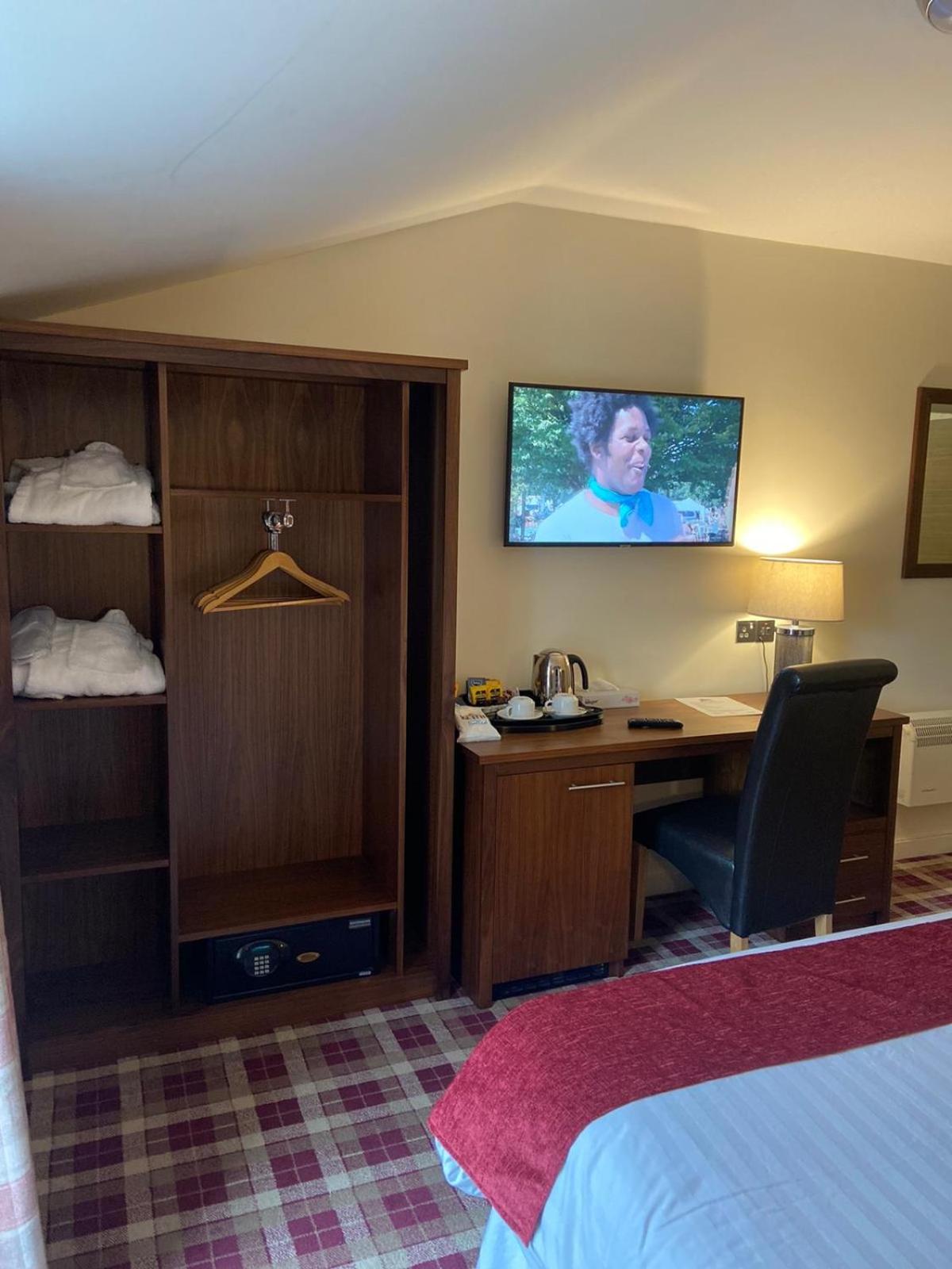 Deluxe Double Room with Shower - Photo 3