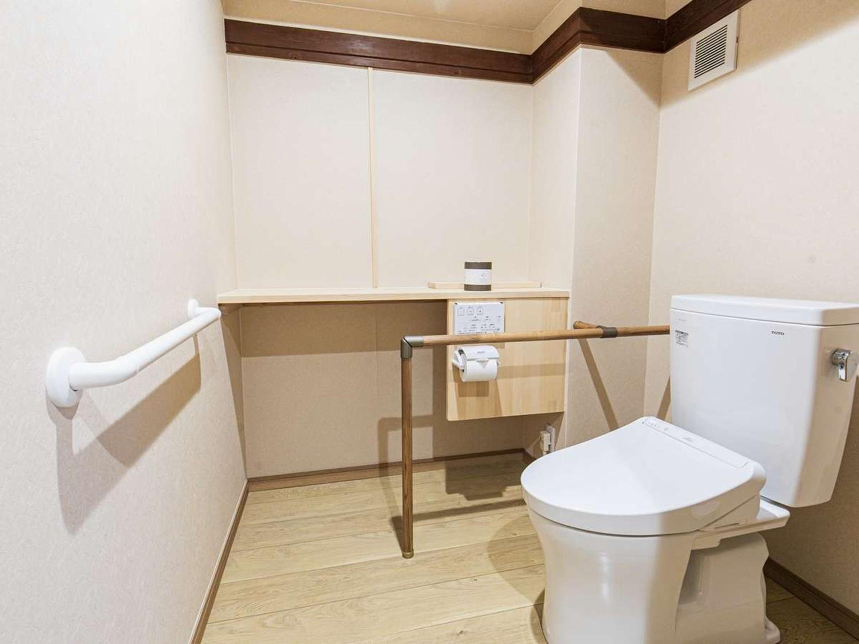 Twin Room with Private Bathroom photo 3