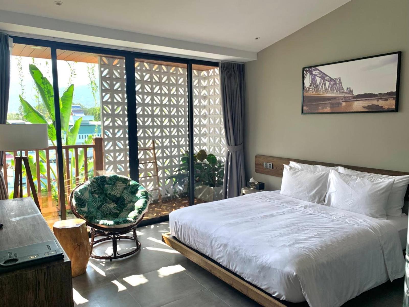Deluxe Room - Photo 5