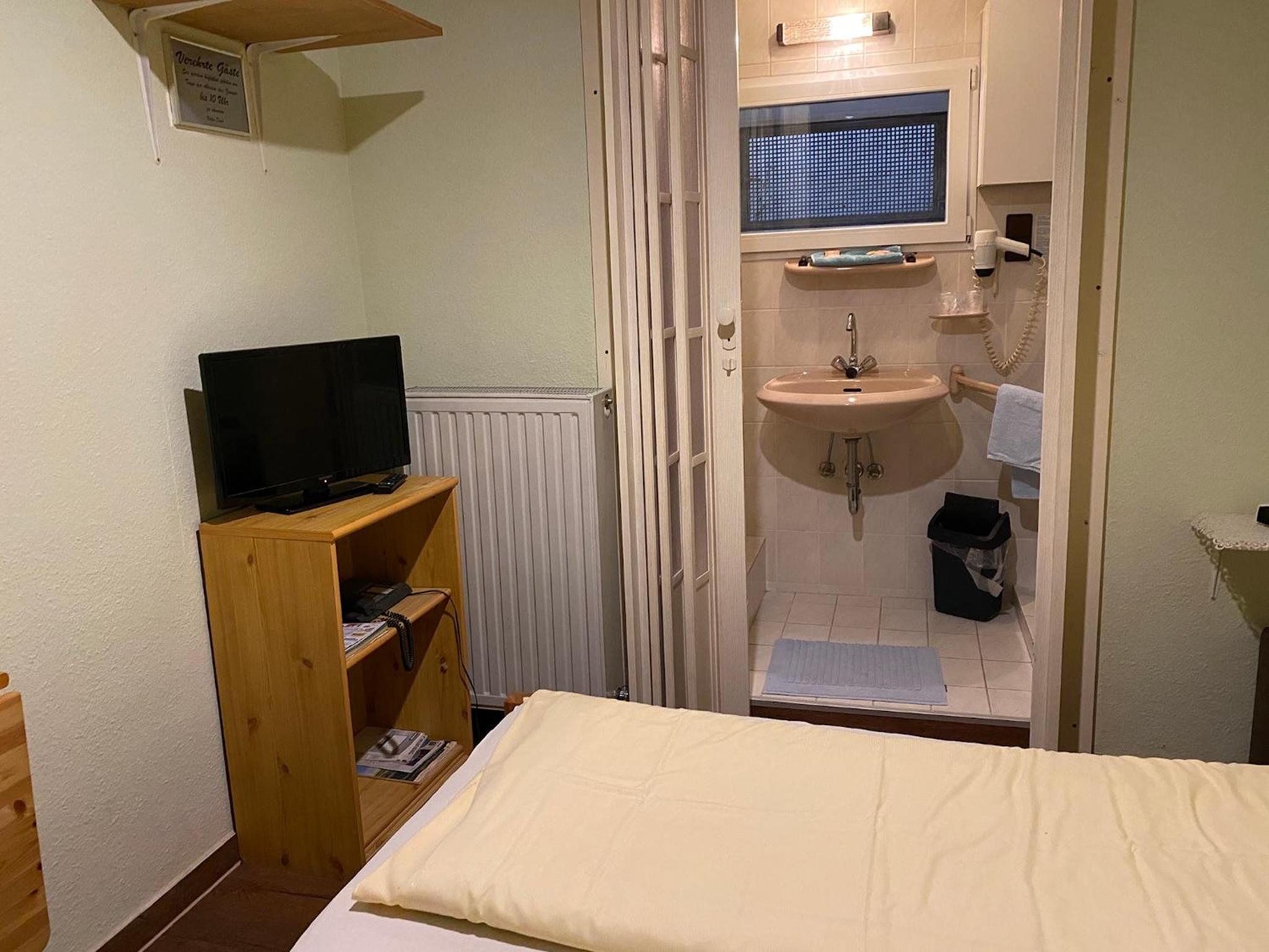 Budget Double Room photo 1