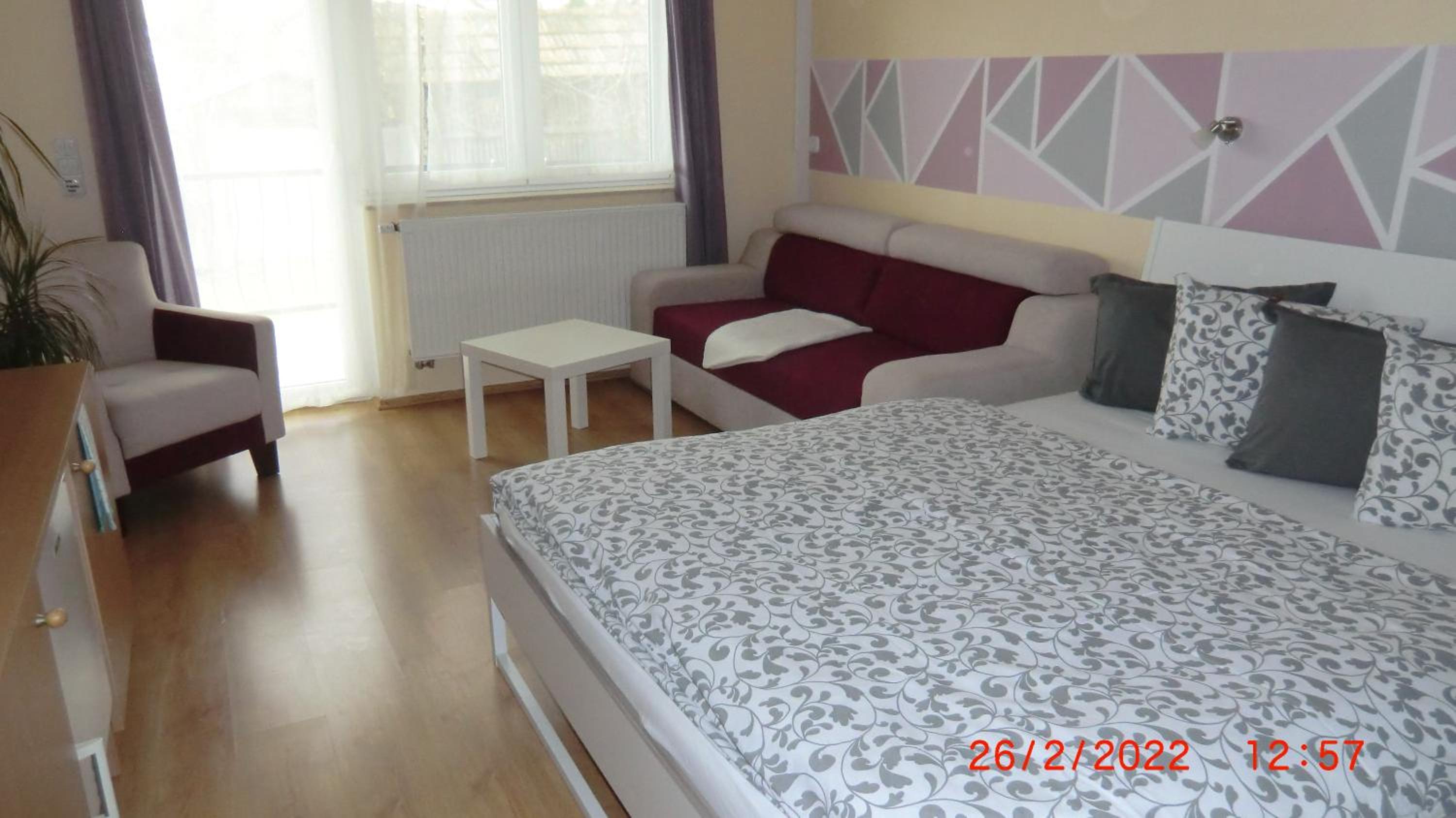 Double Room with Balcony - Photo 3